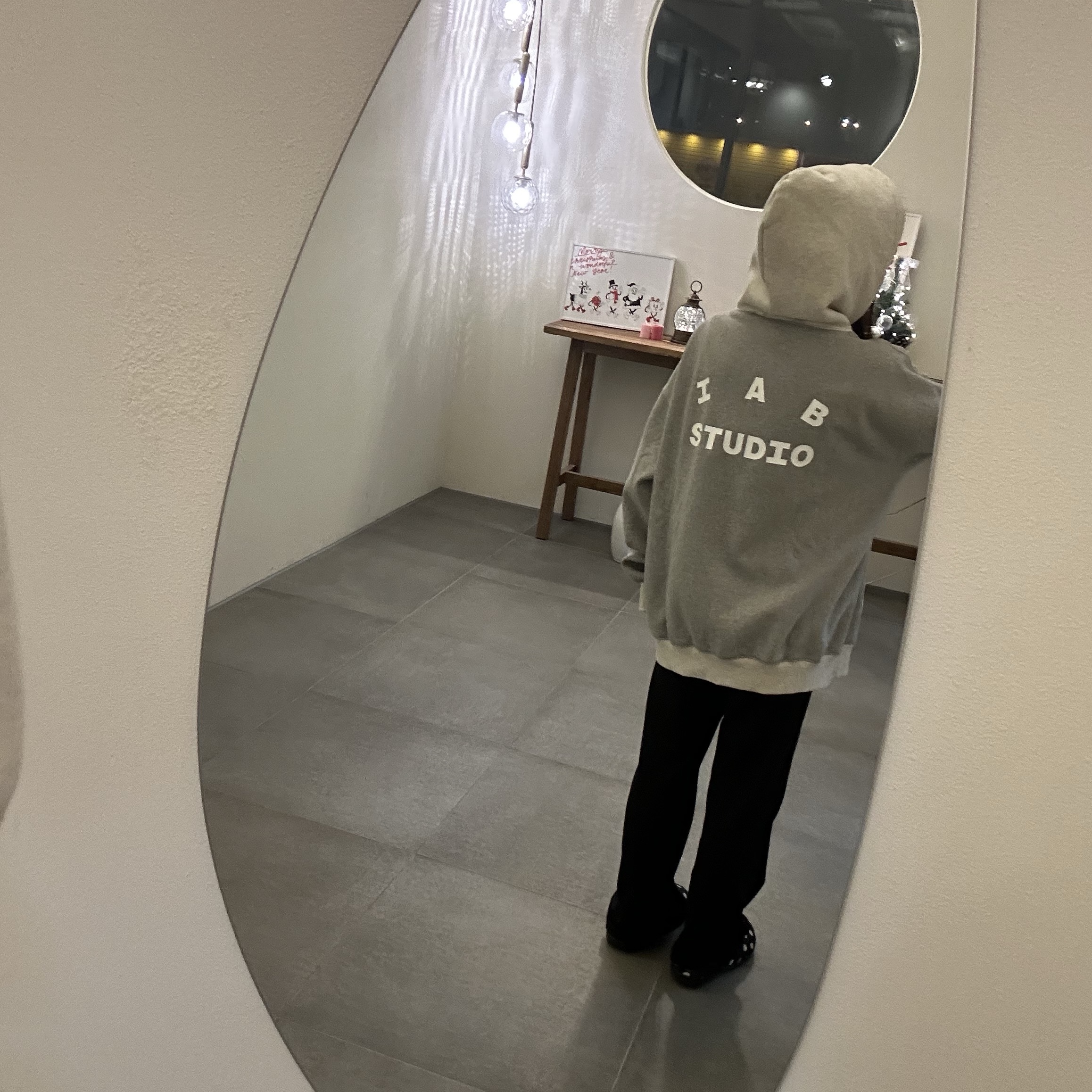 IAB Studio Hoodie Dual Gray, Subu Permanent F-Line Dots 착용 스타일