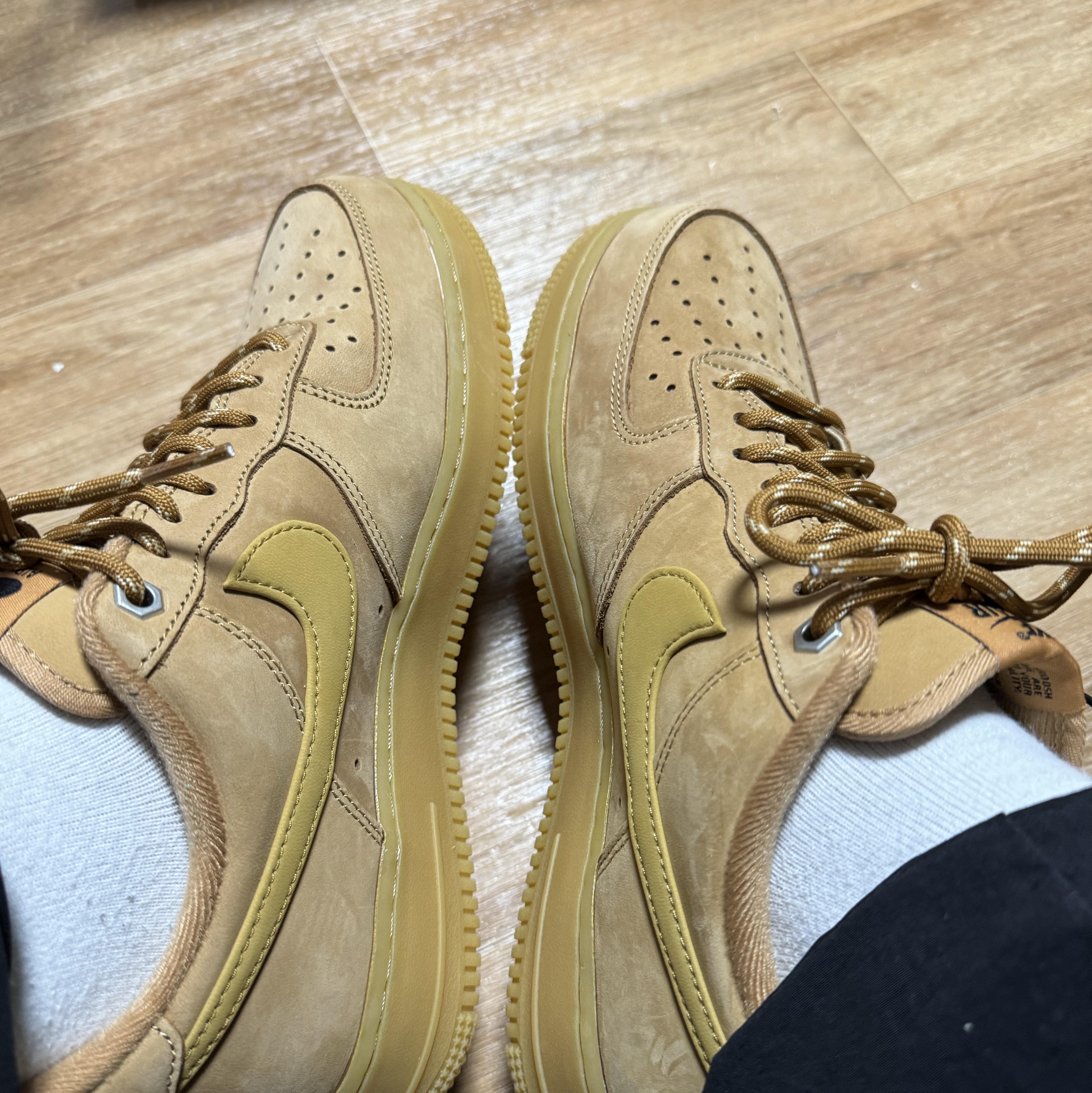 Nike Air Force 1 '07 WB Flax 착용 스타일 - 4