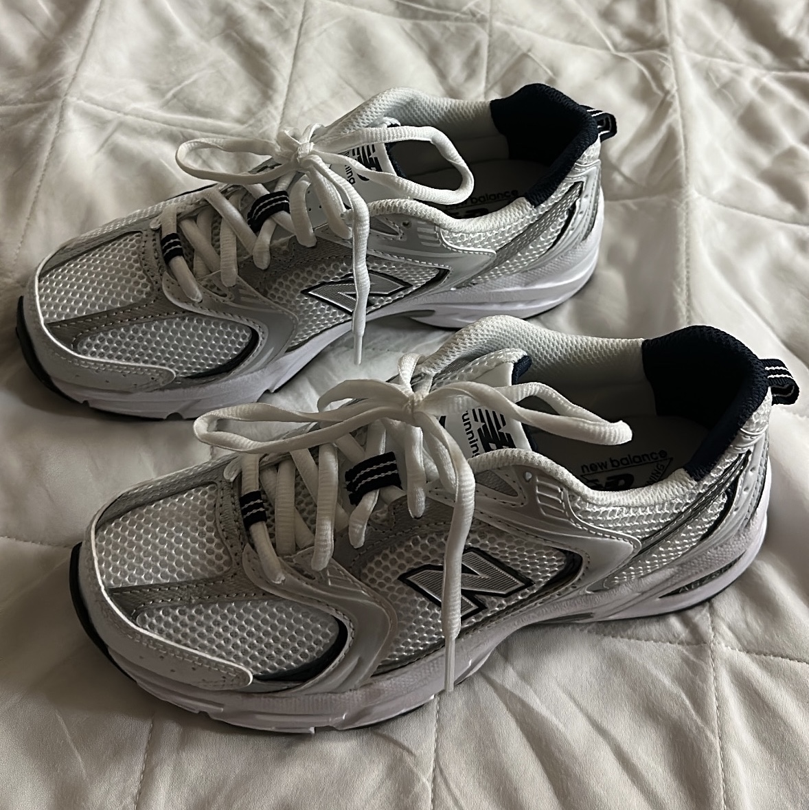 New Balance 530 White 착용 스타일