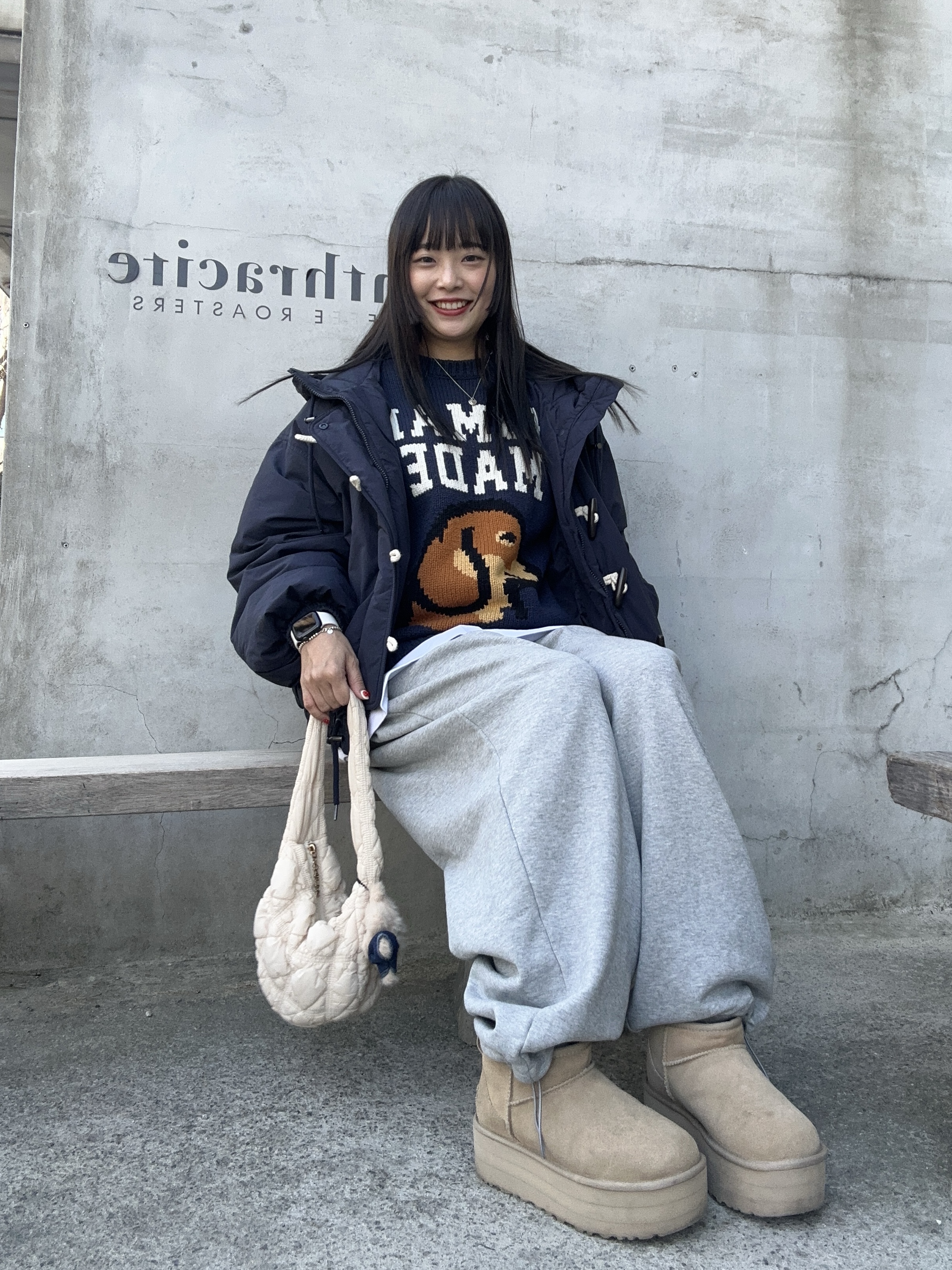 (W) UGG Classic Ultra Mini Platform Mustard Seed, Human Made Dachs Knit Sweater Navy 착용 스타일 - 3