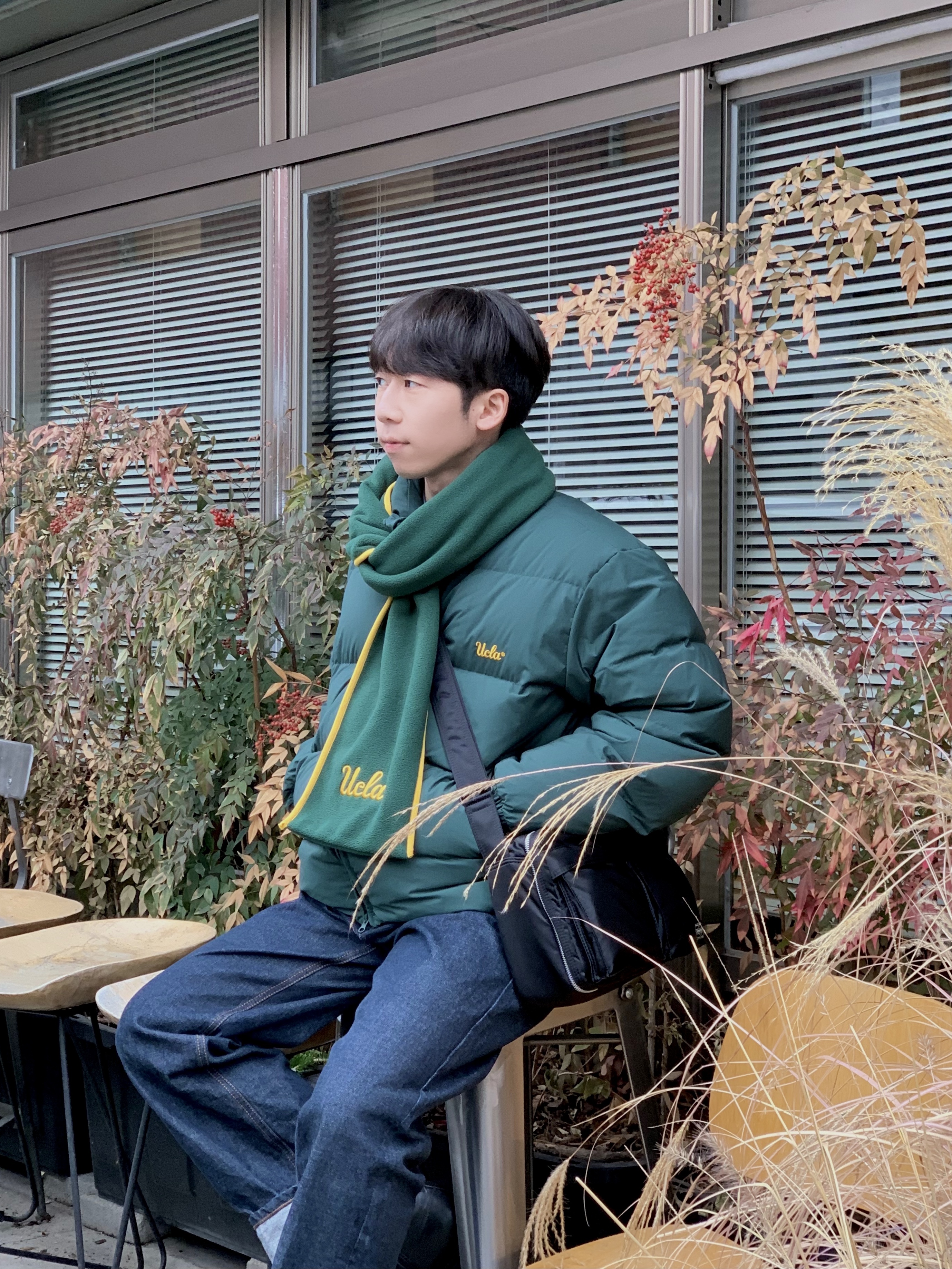Porter Tanker Shoulder Bag L Black 착용 스타일 - 1