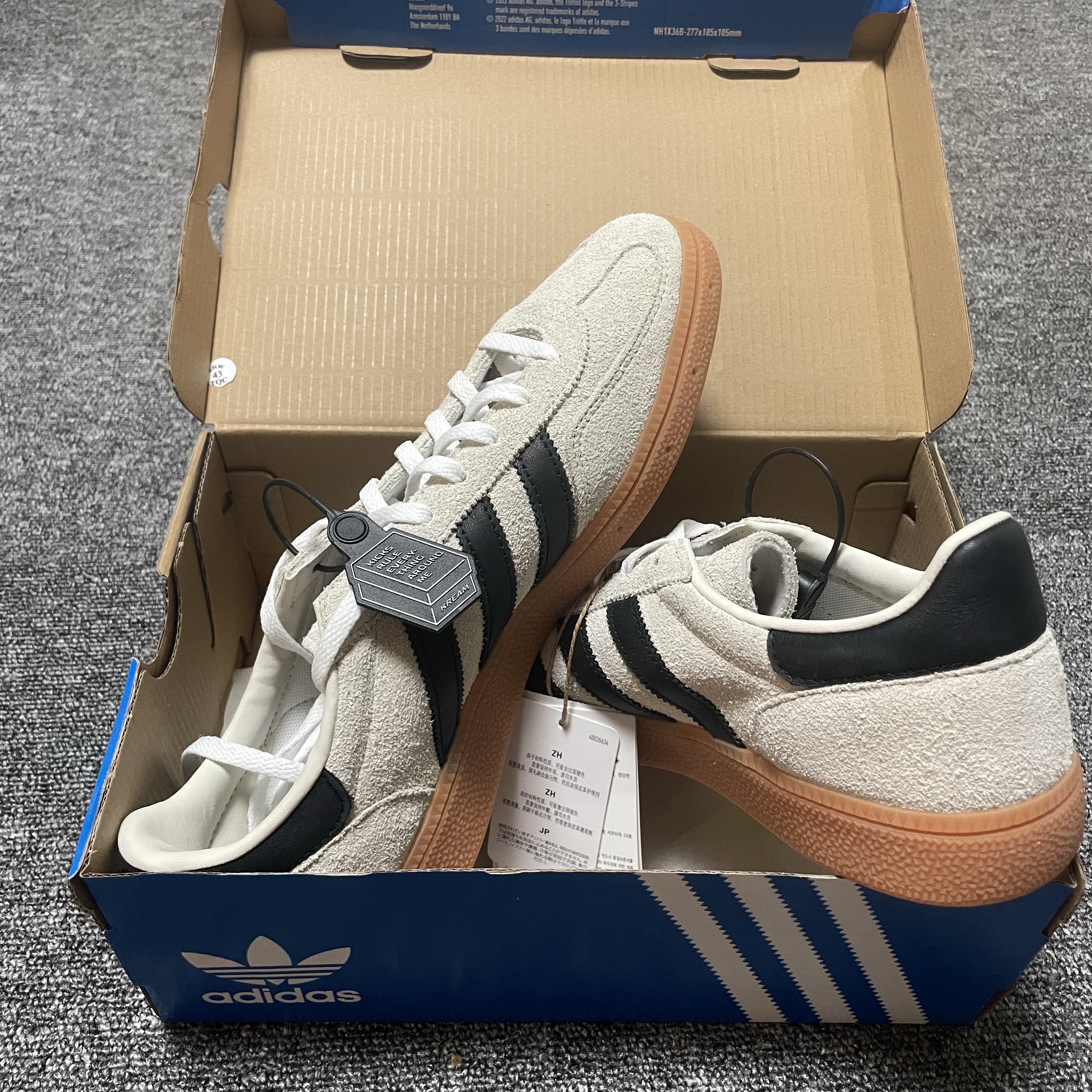 (W) Adidas Spezial Handball Aluminium Core Black 착용 스타일