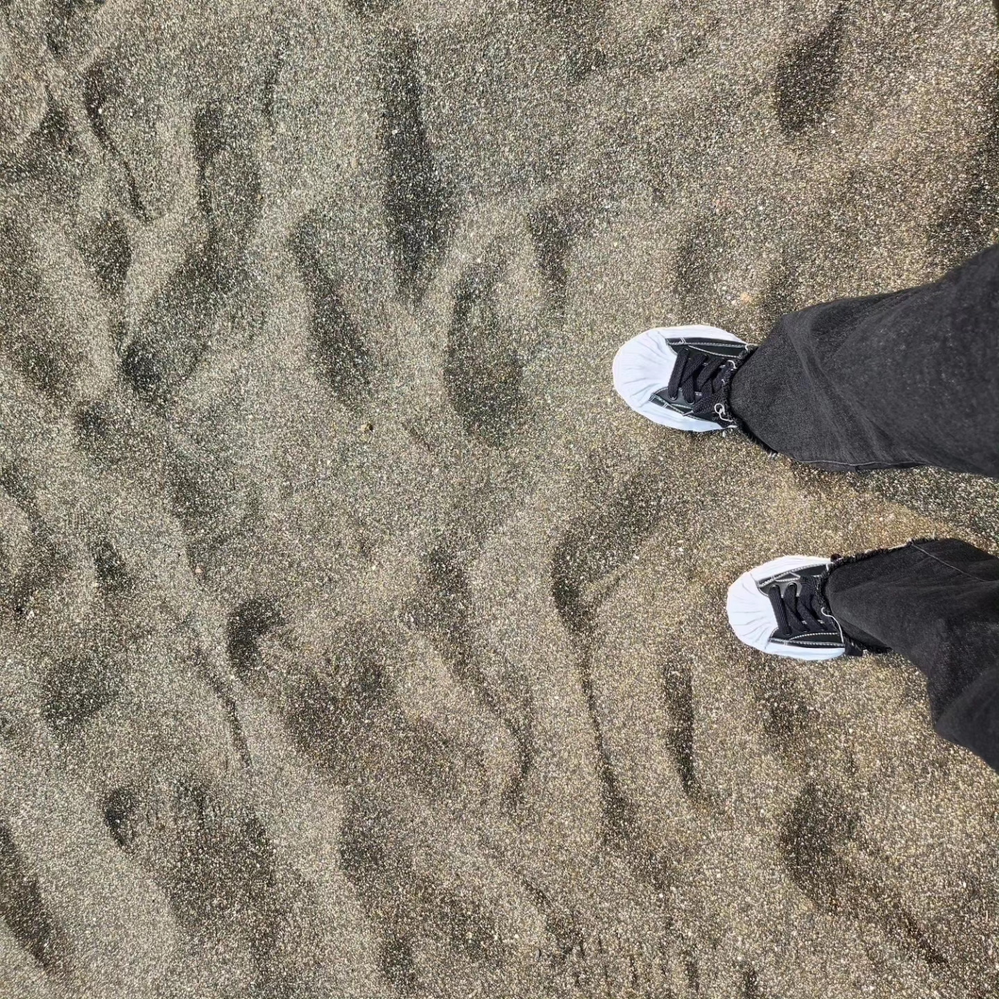Maison Mihara Yasuhiro Blakey OG Sole Leather Low-top Sneakers Black 착용 스타일
