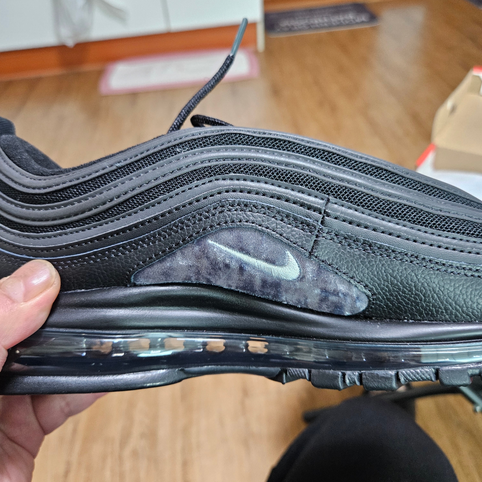 Nike Air Max 97 Black White Anthracite 착용 스타일 - 2