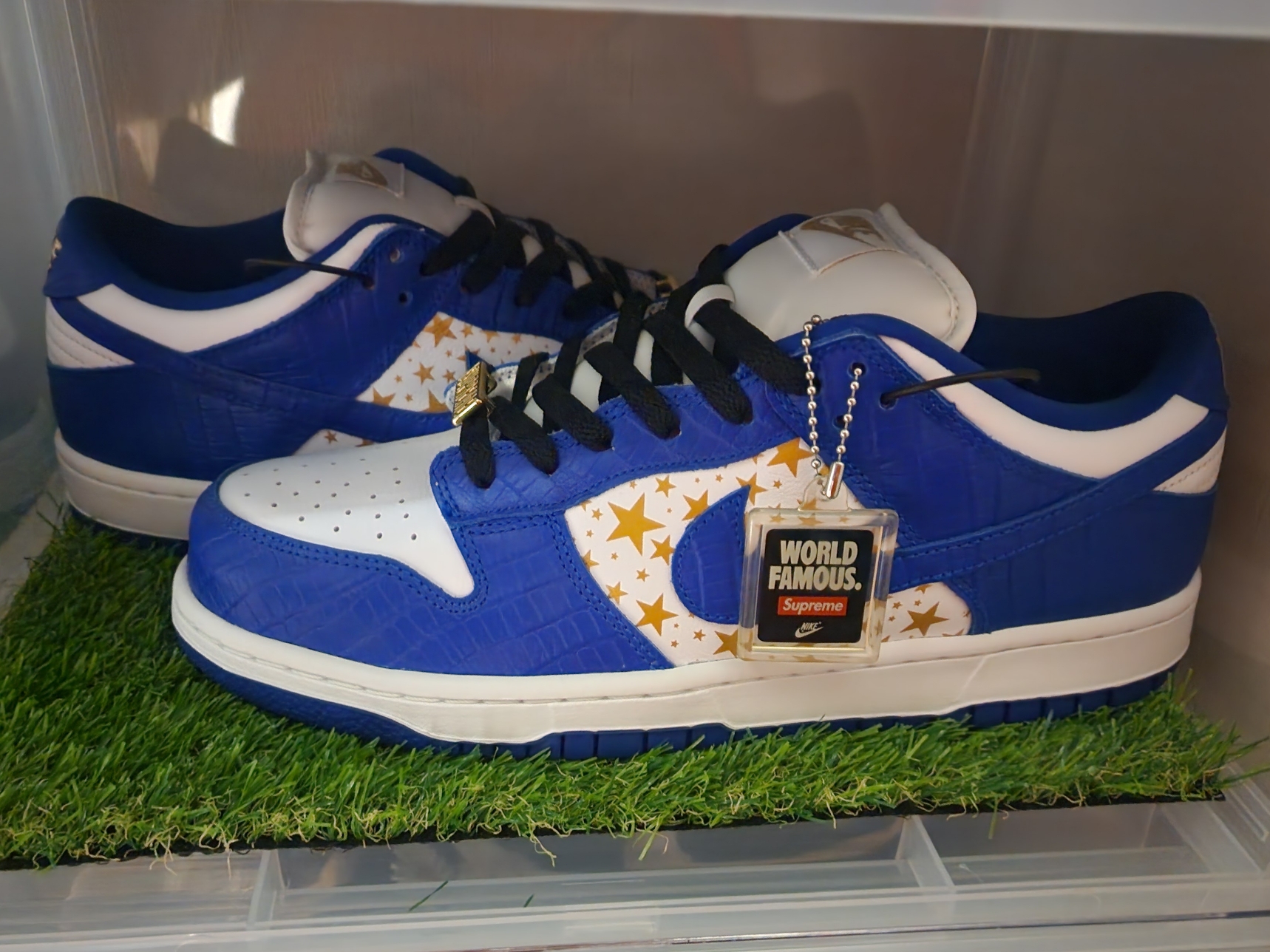 Nike x Supreme SB Dunk Low Hyper Blue 착용 스타일