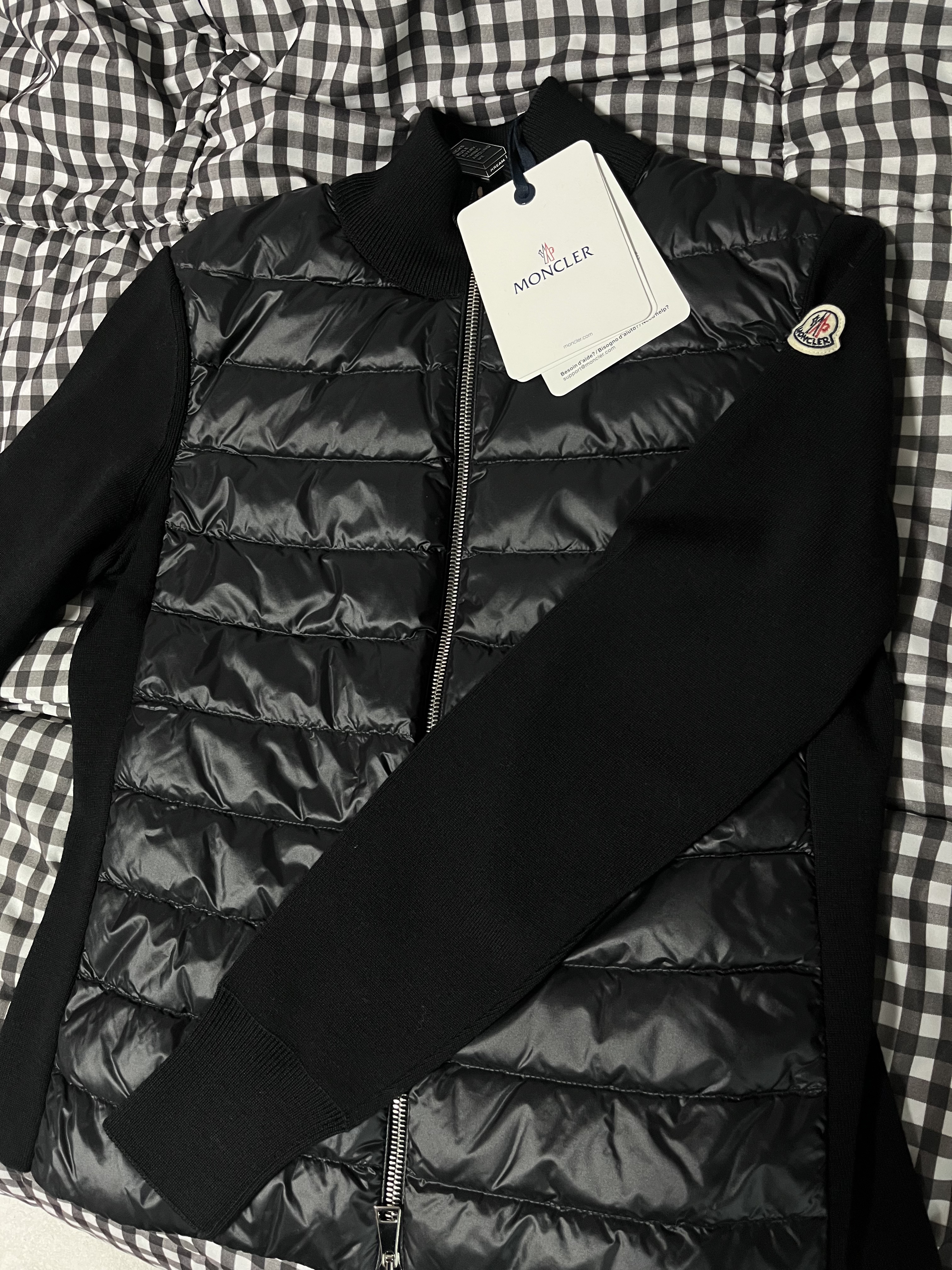 (W) Moncler Padded Wool Cardigan Black - 23SS 착용 스타일 - 1