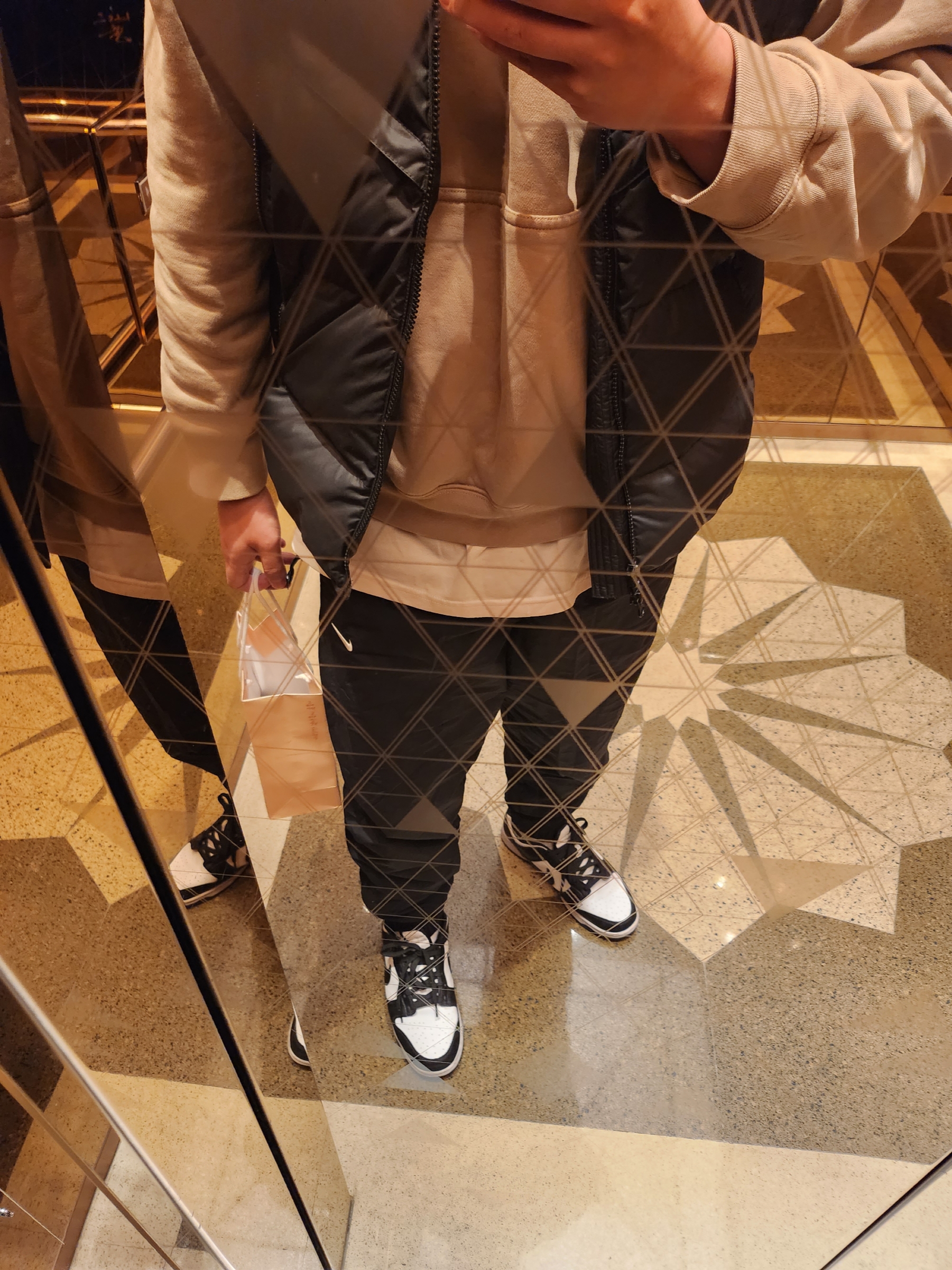 Nike Dunk Low Retro Black 착용 스타일