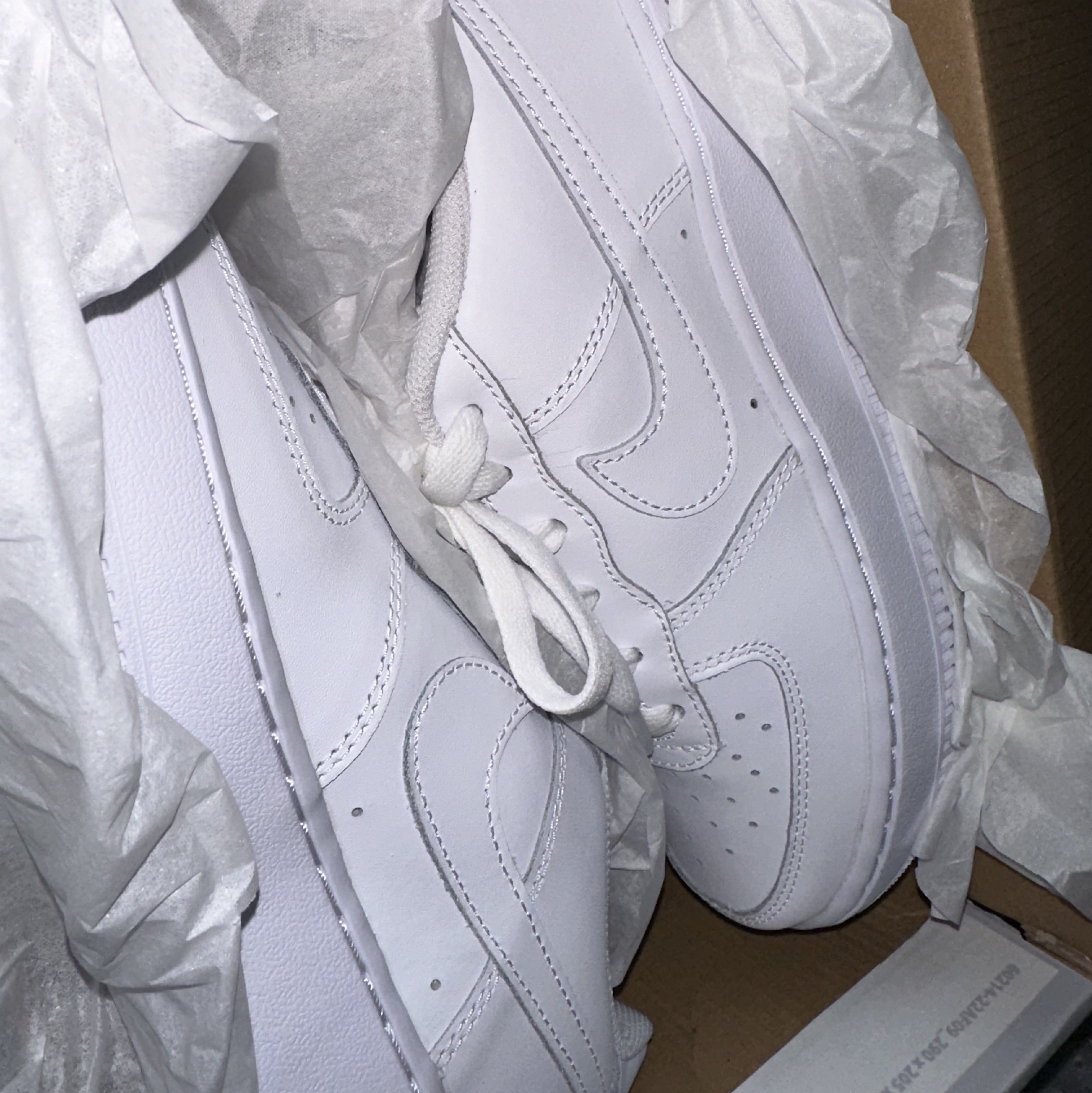 Nike Air Force 1 '07 Low White, (W) Adidas Superstar White Black 착용 스타일 - 2