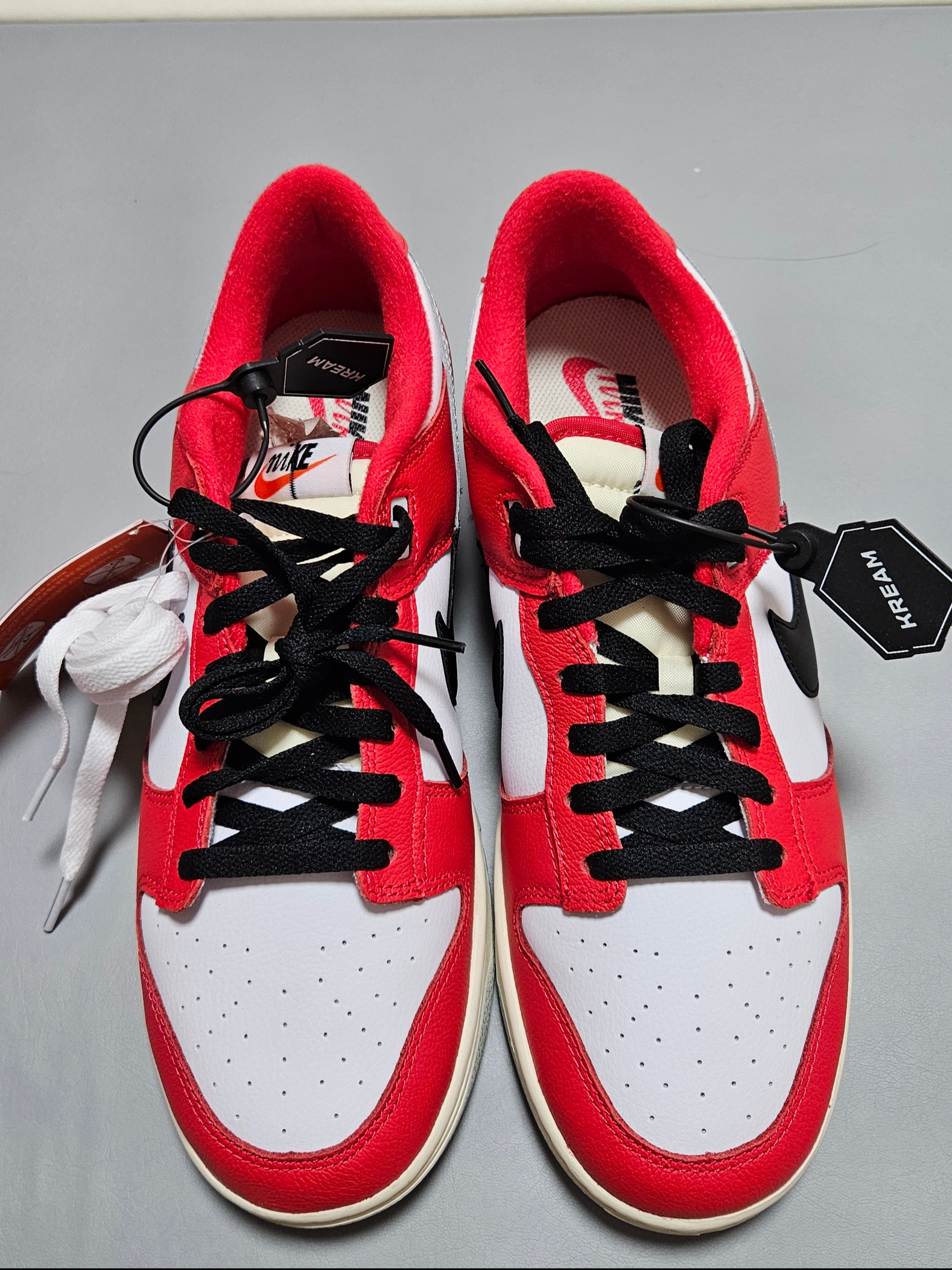 Nike Dunk Low Retro PRM University Red Black 착용 스타일