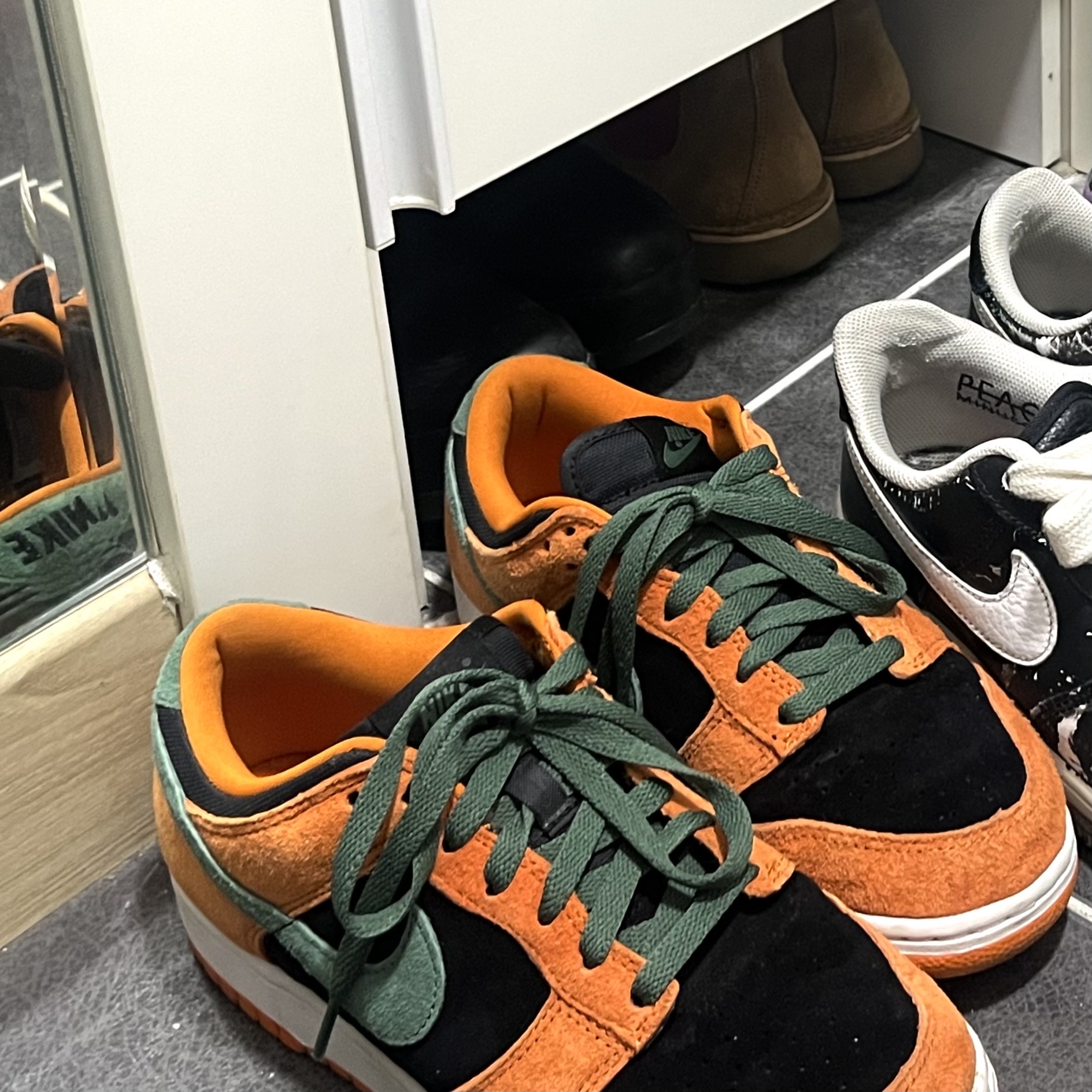 Nike Dunk Low SP Ceramic, Nike x Peaceminusone Air Force 1 Low Para-Noise 착용 스타일