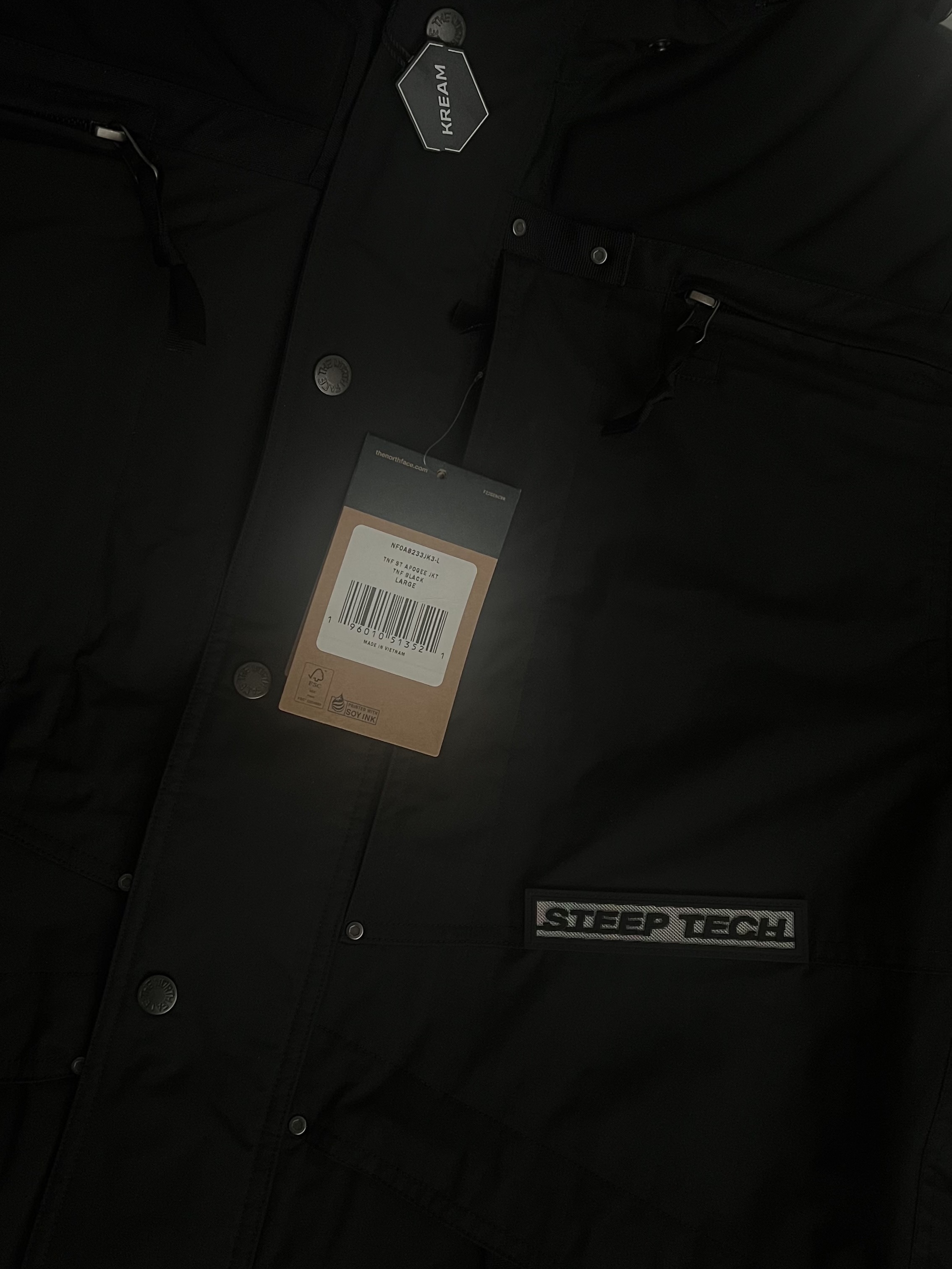 Supreme x The North Face Steep Tech Apogee Jacket Black - 22FW, Supreme x The North Face Expedition Backpack Black - 18FW 착용 스타일 - 3