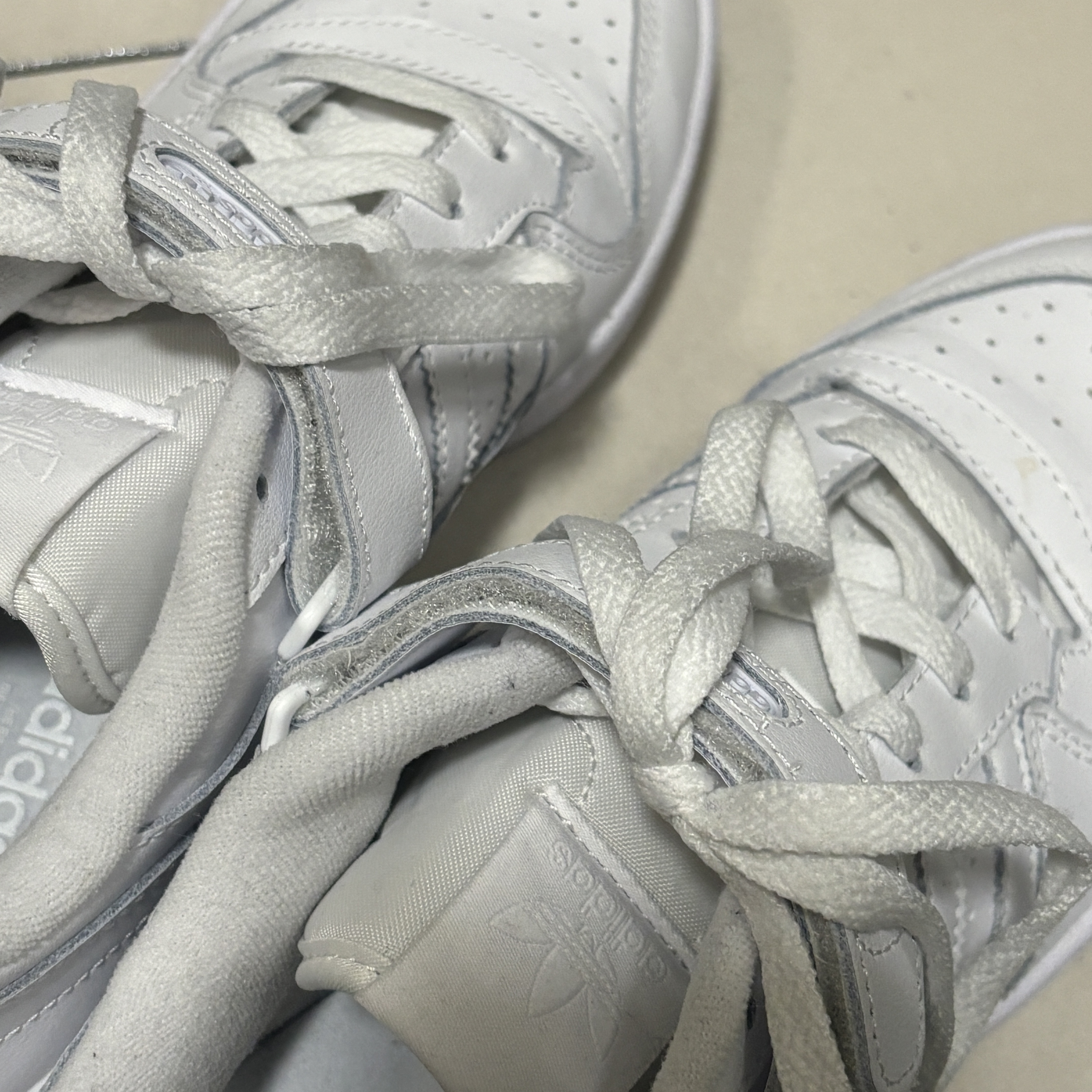 Adidas Forum Low Triple White 착용 스타일