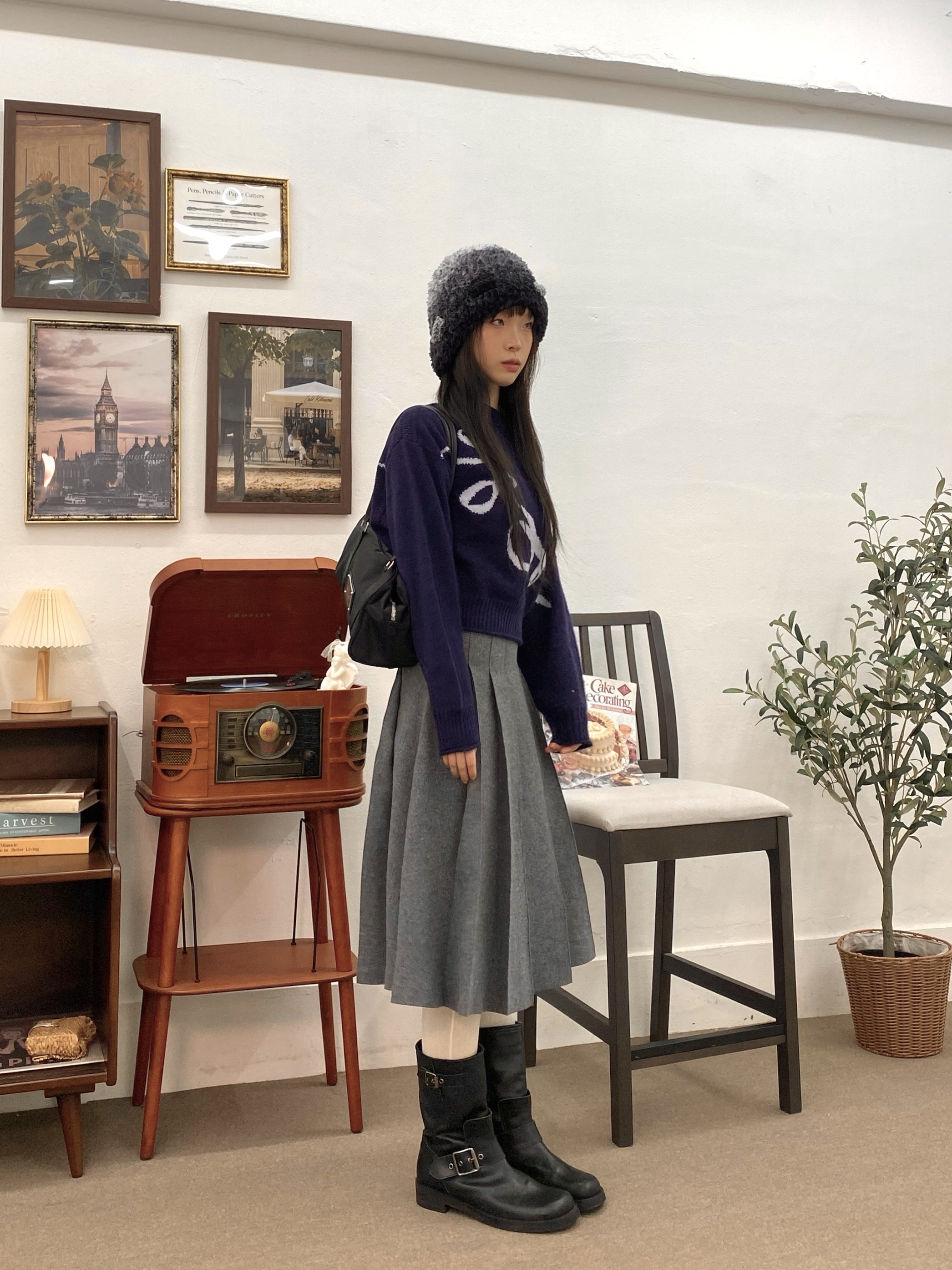 Matin Kim Sporty Tote Bag Black 착용 스타일 - 6