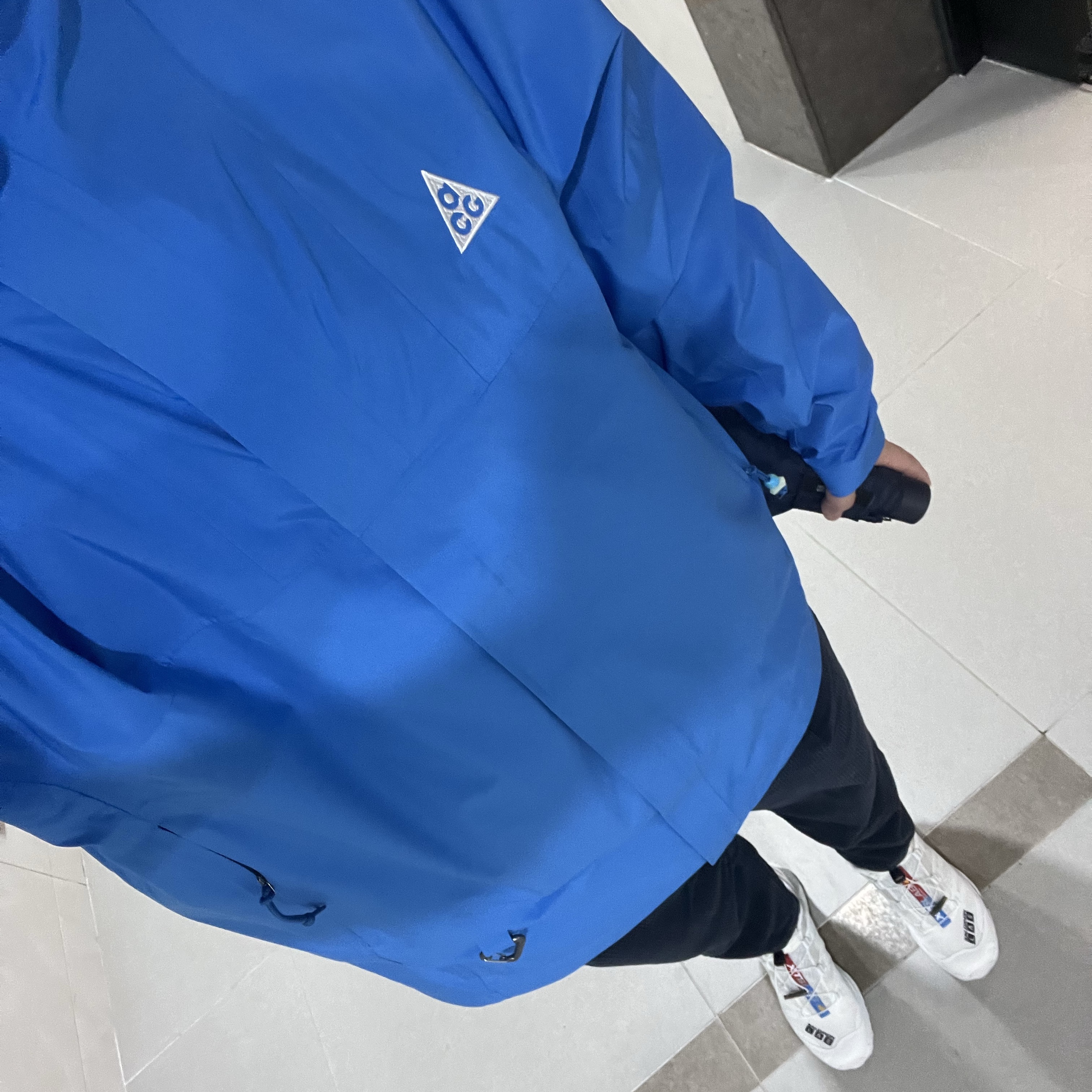 Nike ACG Storm-Fit ADV Cascade Rains Full Zip Jacket Light Photo Blue Summit White - Asia, Salomon XT-4 White Lunar Rock 착용 스타일