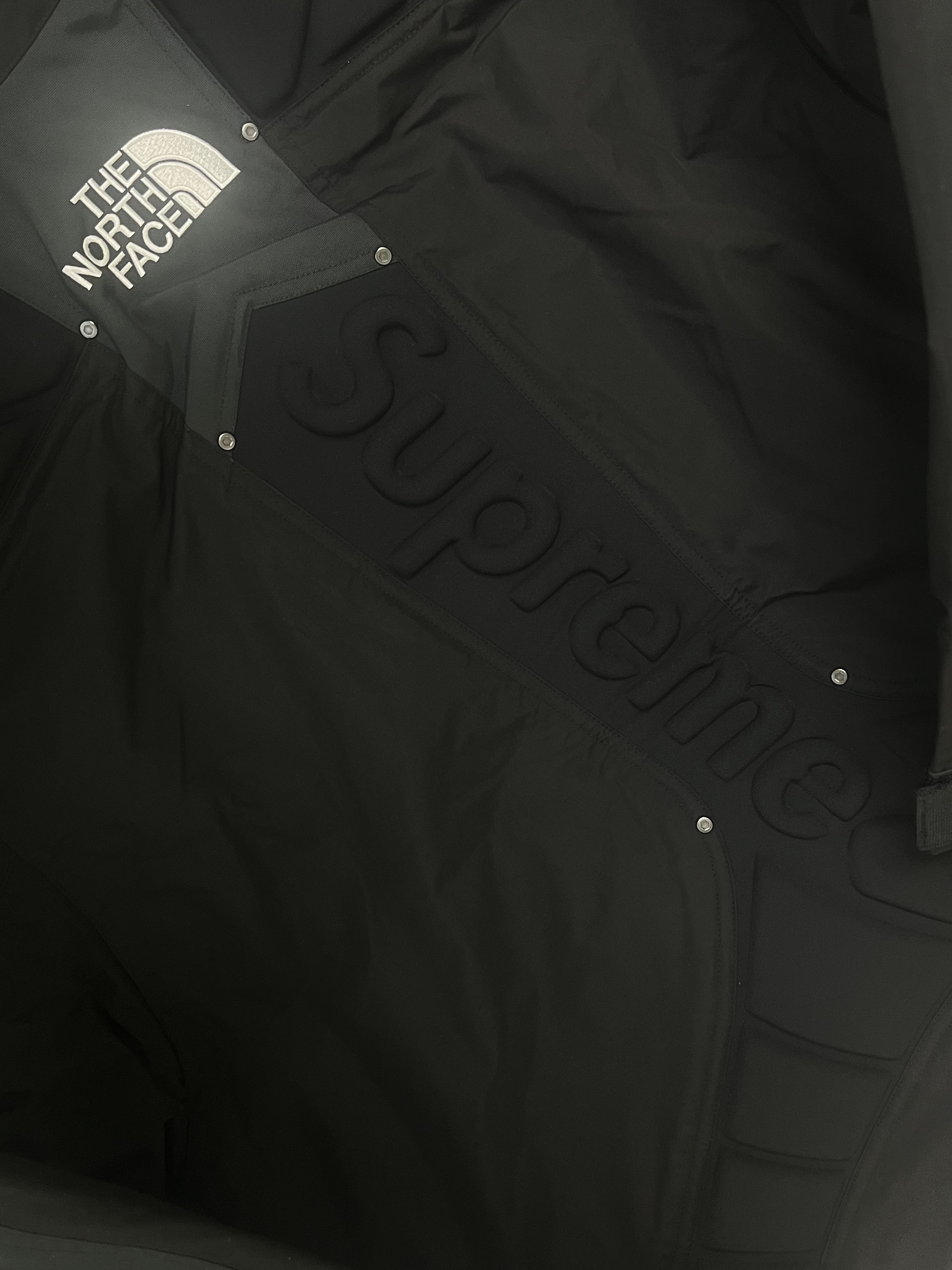 Supreme x The North Face Steep Tech Apogee Jacket Black - 22FW, Supreme x The North Face Expedition Backpack Black - 18FW 착용 스타일 - 2