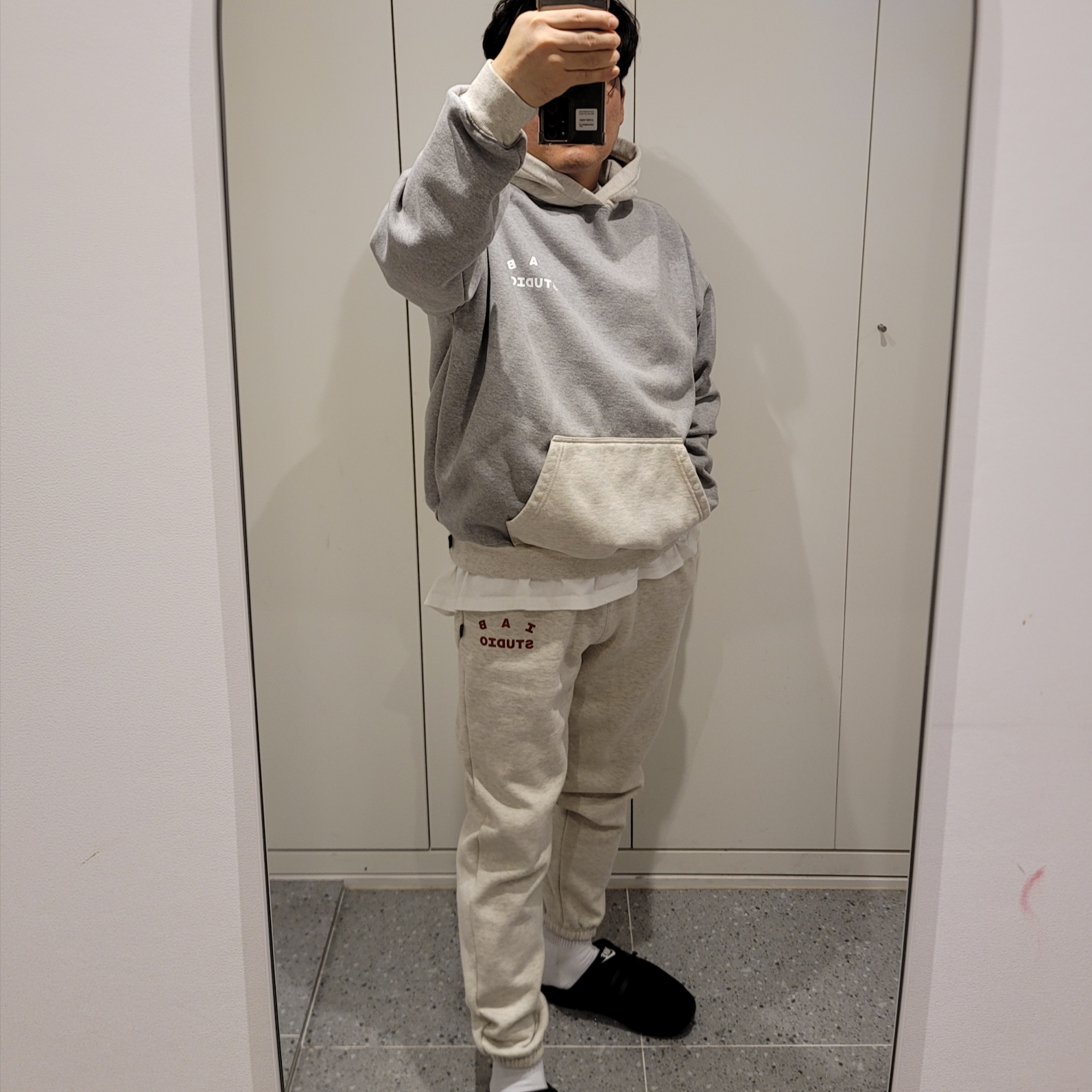 IAB Studio Hoodie Dual Gray, IAB Studio Sweatpants Oatmeal Burgundy - 23SS 착용 스타일 - 1