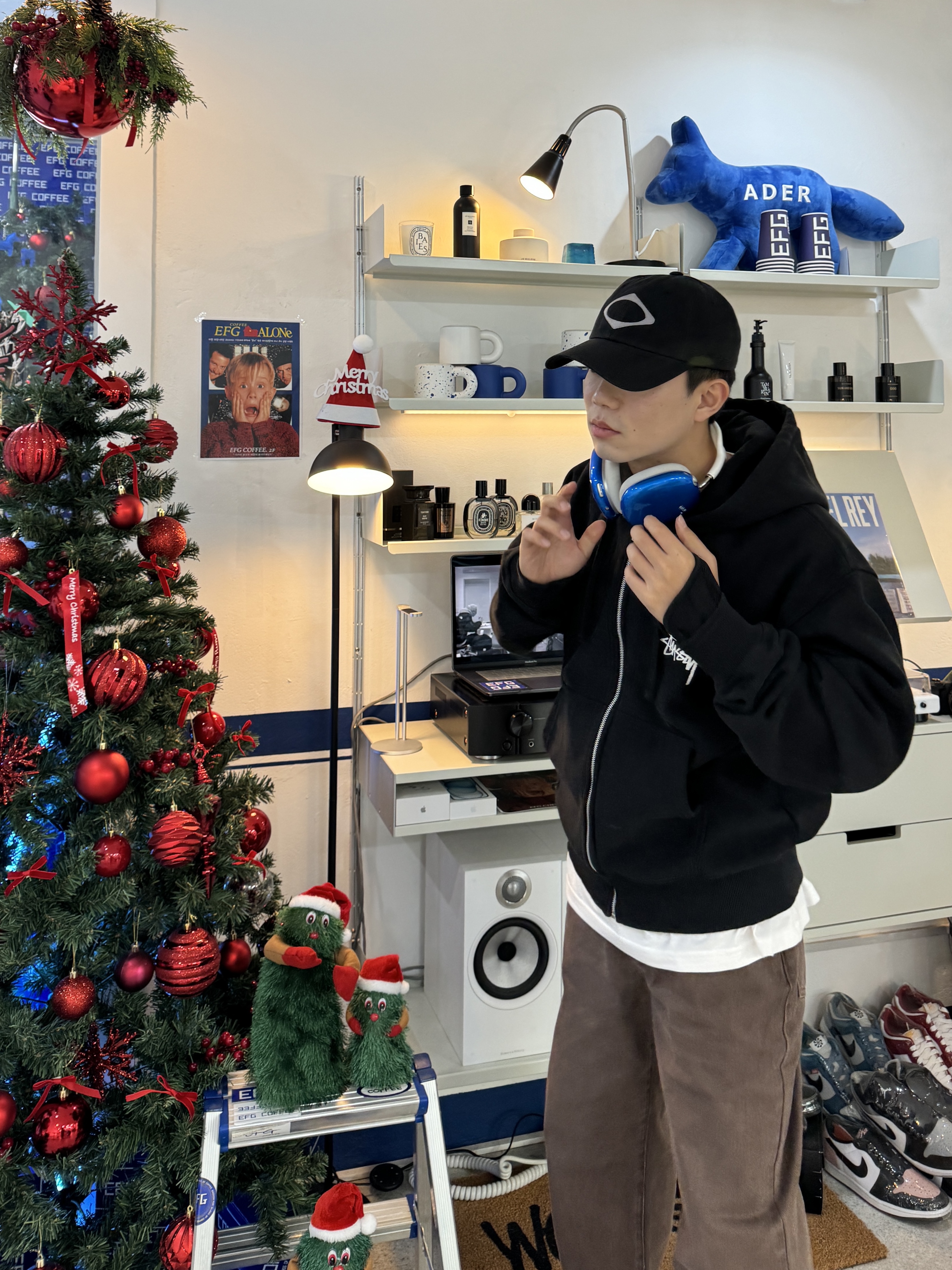 Ader Error TRS Airpods Max Case Z-Blue, Stussy Ist Venus Zip Hoodie Black 착용 스타일
