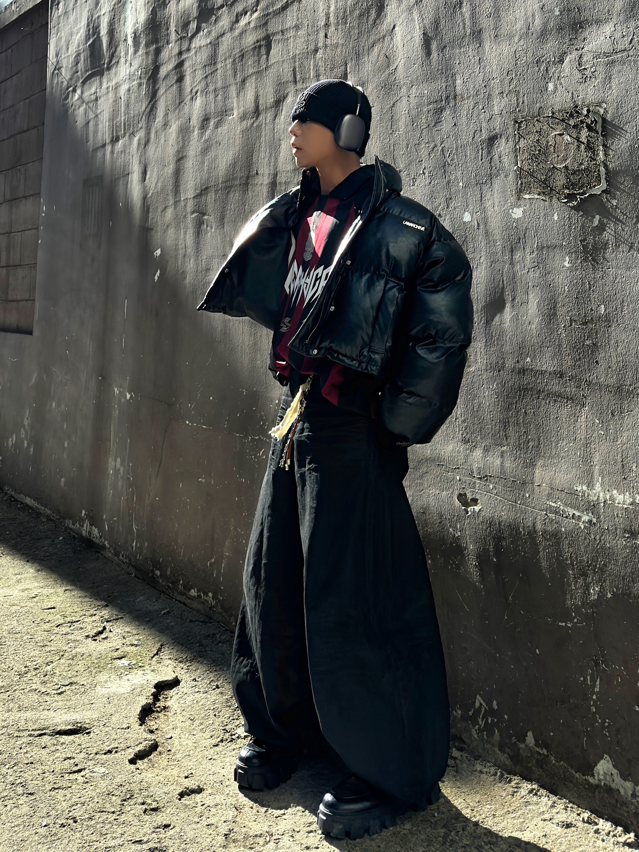 Prada Brushed Leather Derby Shoes Black, Apple AirPods Max Lightning Space Gray (Korean Ver.) 착용 스타일 - 2