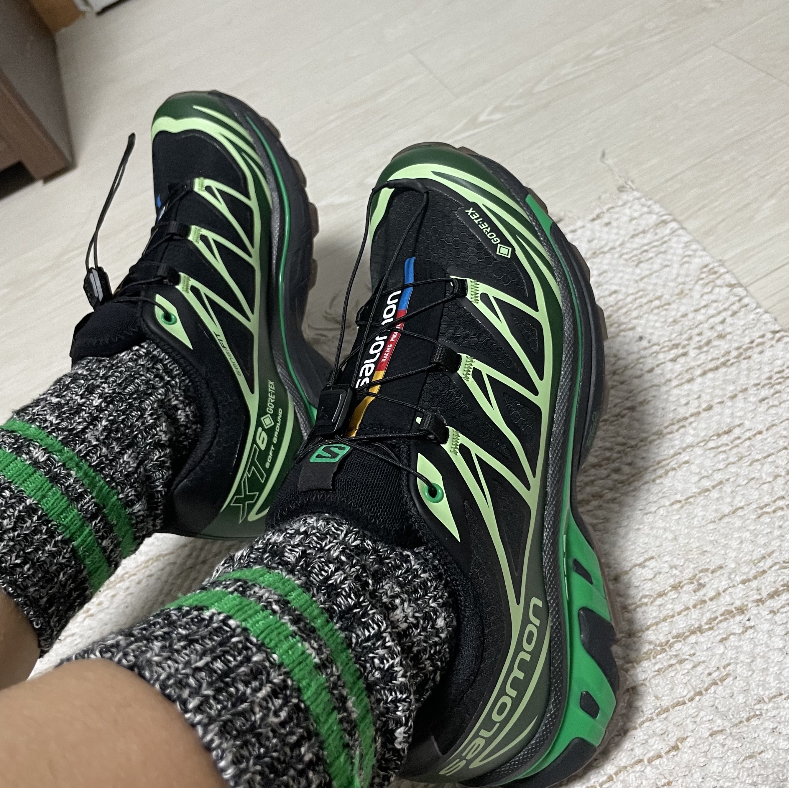 Salomon XT-6 GTX Black Eden 착용 스타일