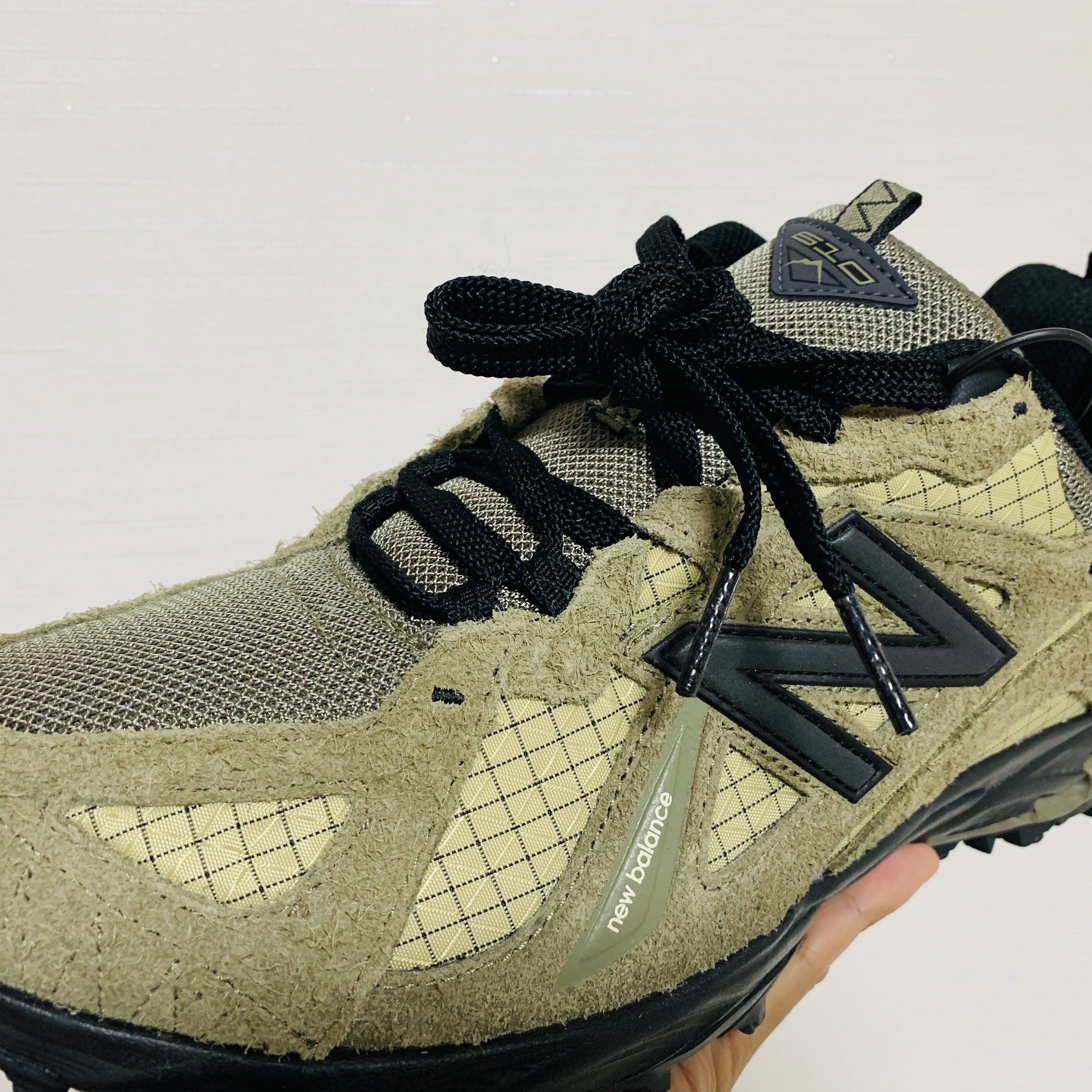 New Balance x Cayl ML610TCL Covert Green 착용 스타일
