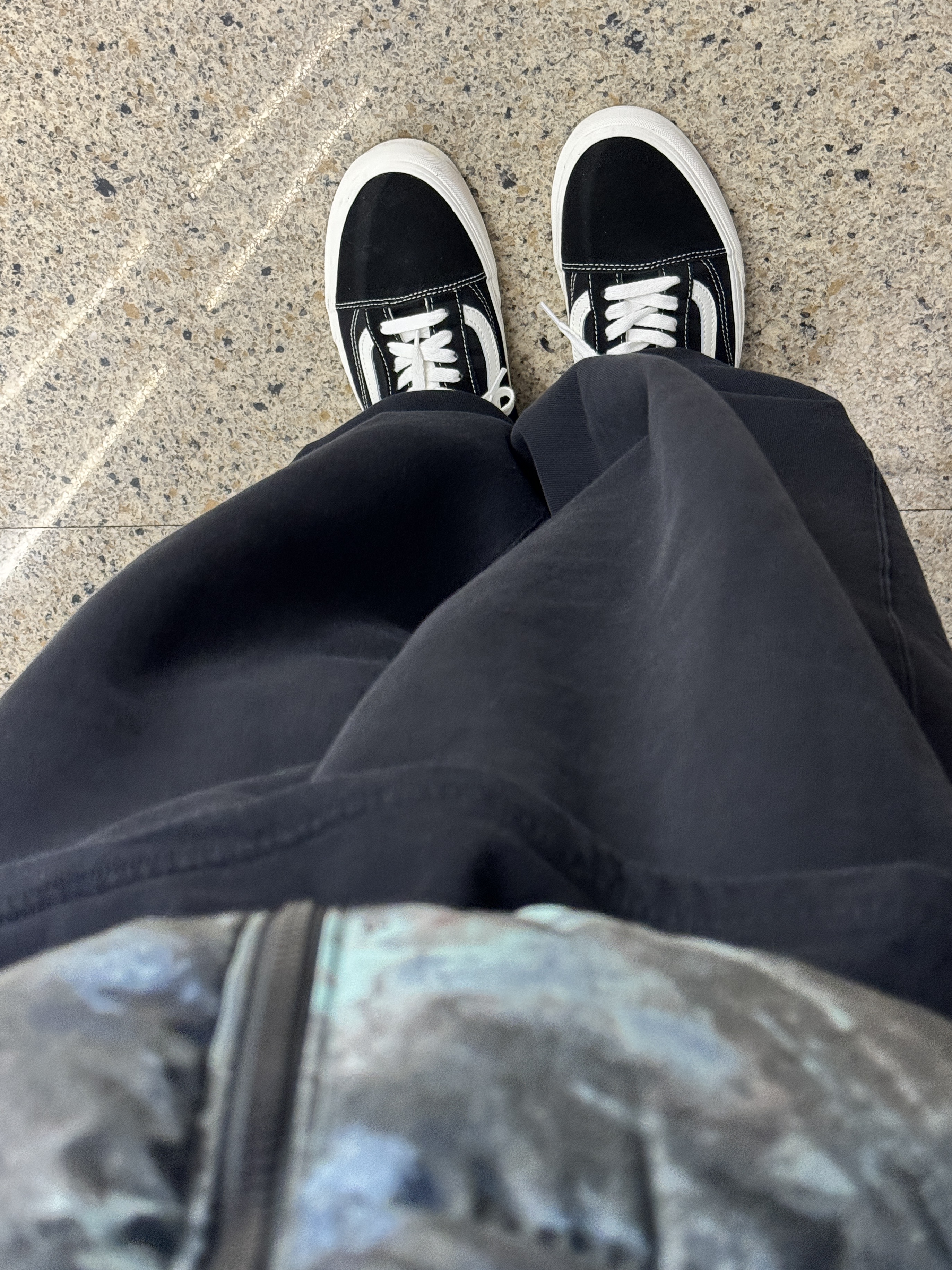 The North Face Printed 1996 Retro Nuptse Jacket Ice Blue, Nike x Stussy NRG Washed Fleece Pants Black (DO5296-010) 착용 스타일