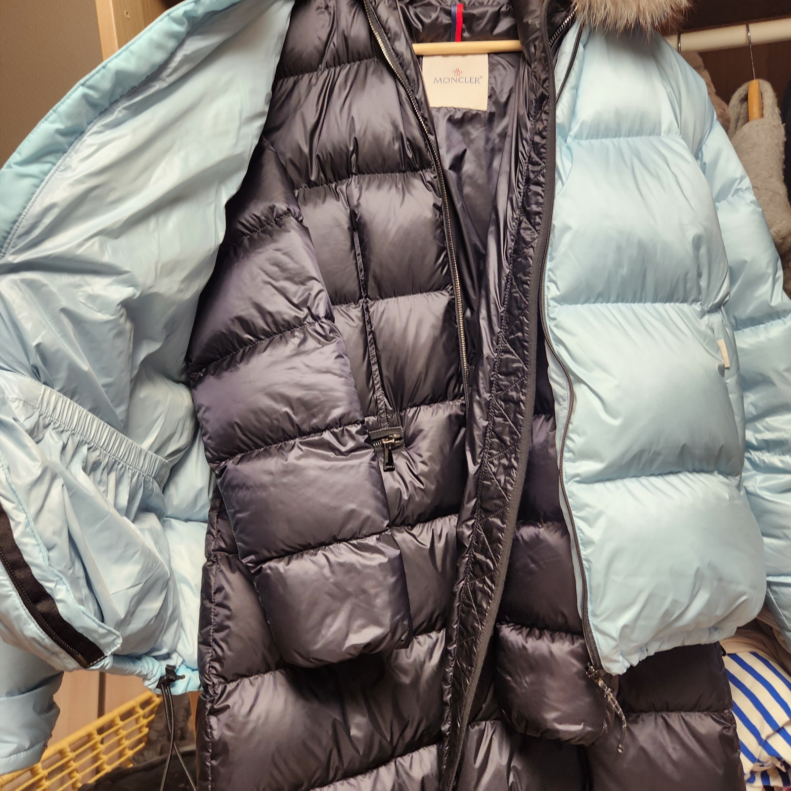 (W) Moncler Boedic Long Down Jacket Black - 23FW 착용 스타일