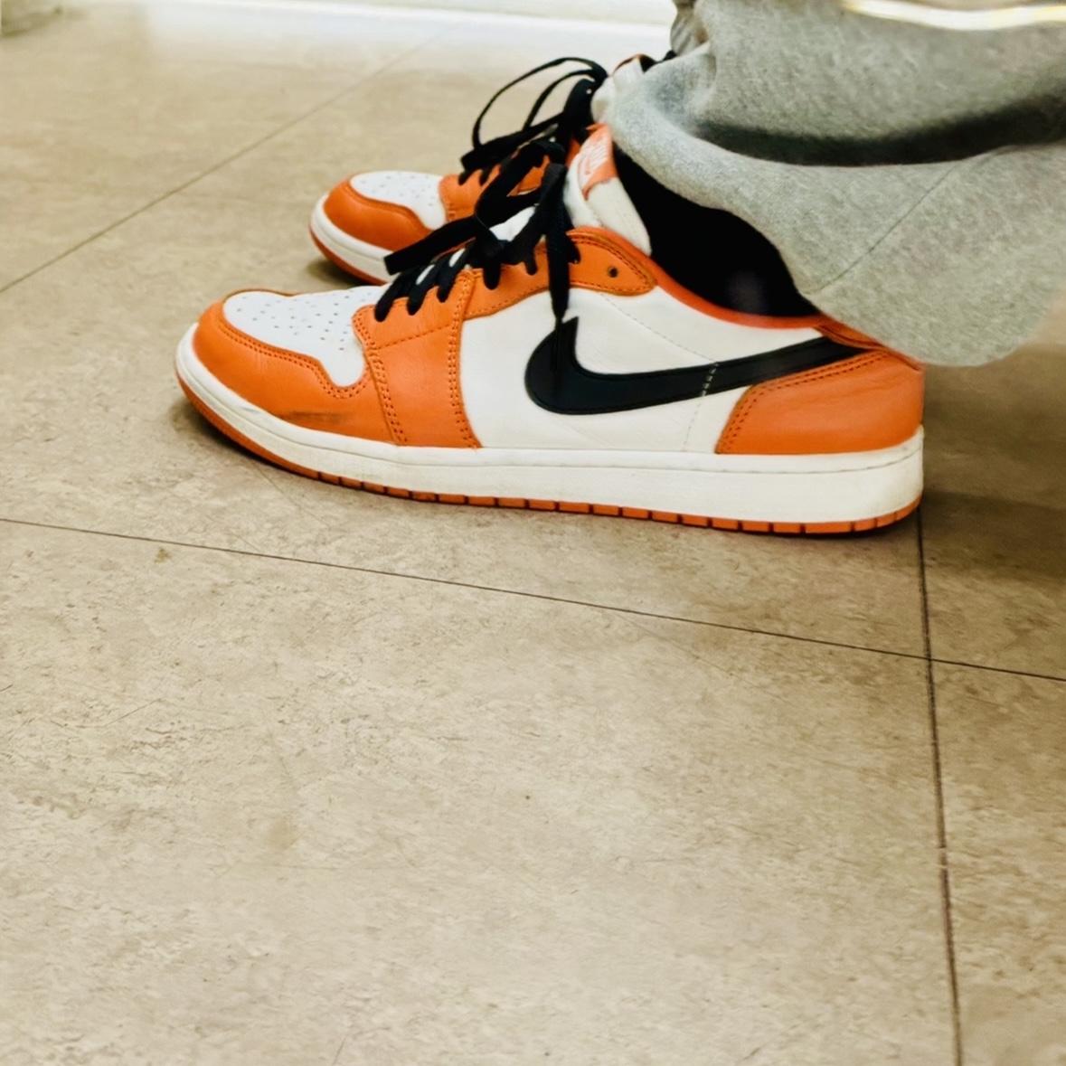 Jordan 1 Low OG Starfish 착용 스타일