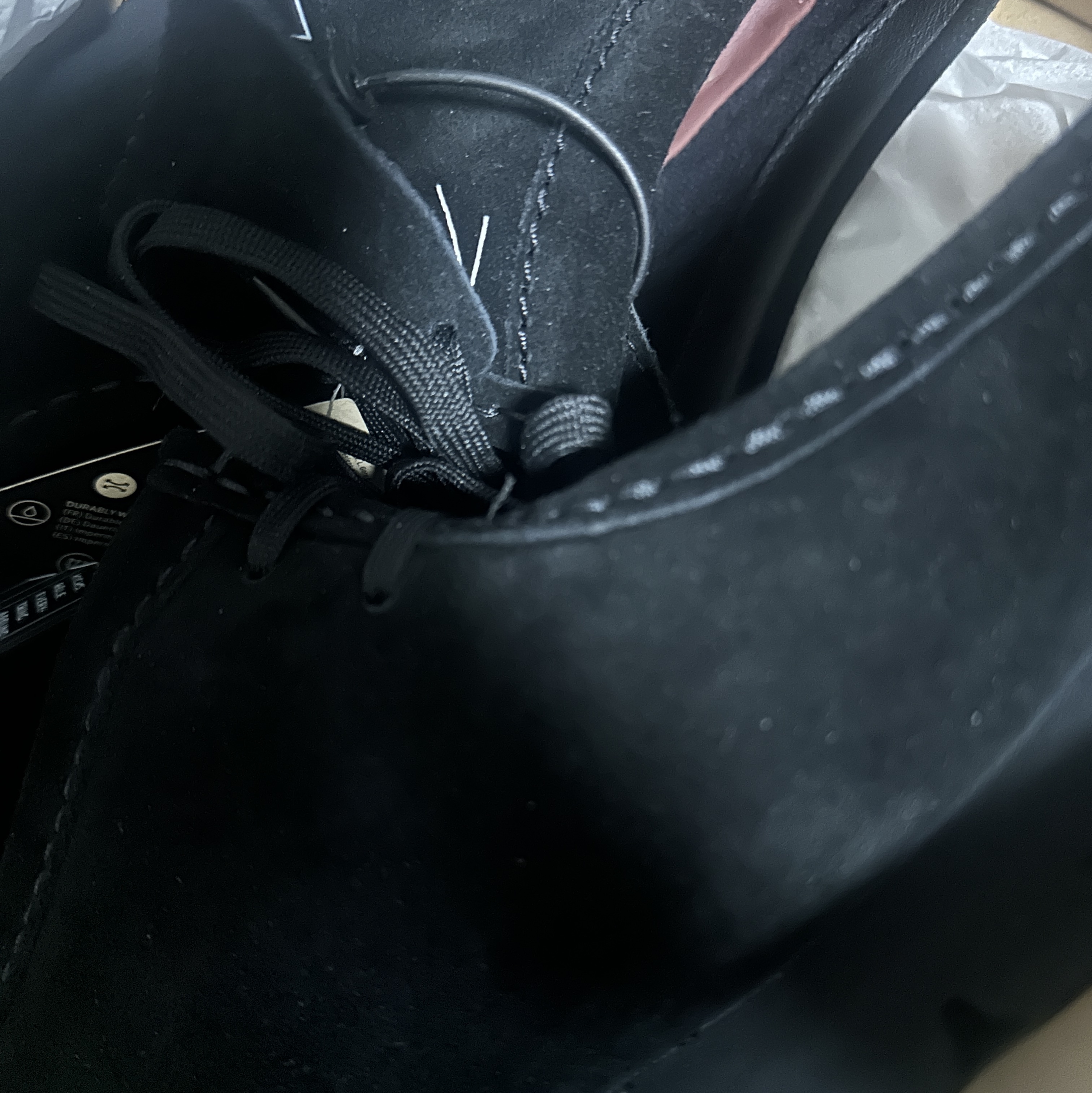 Clarks Wallabee Gore-Tex Black Suede 착용 스타일