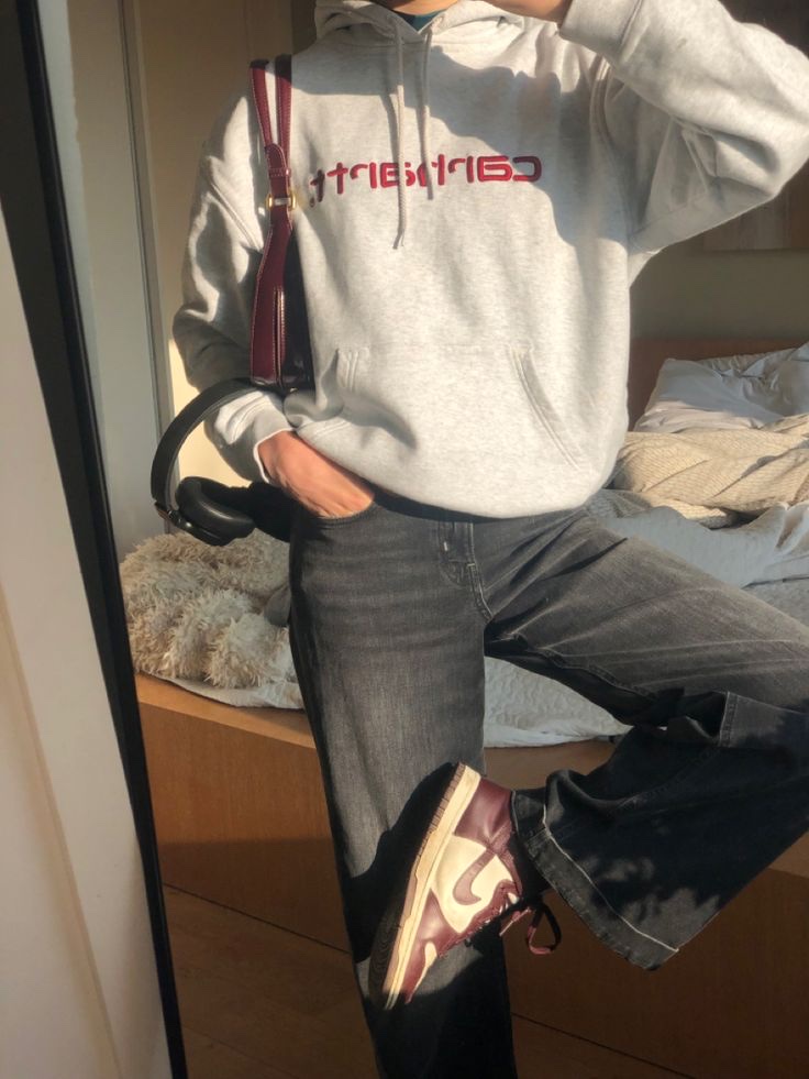 (W) Nike Dunk High Burgundy Crush 착용 스타일