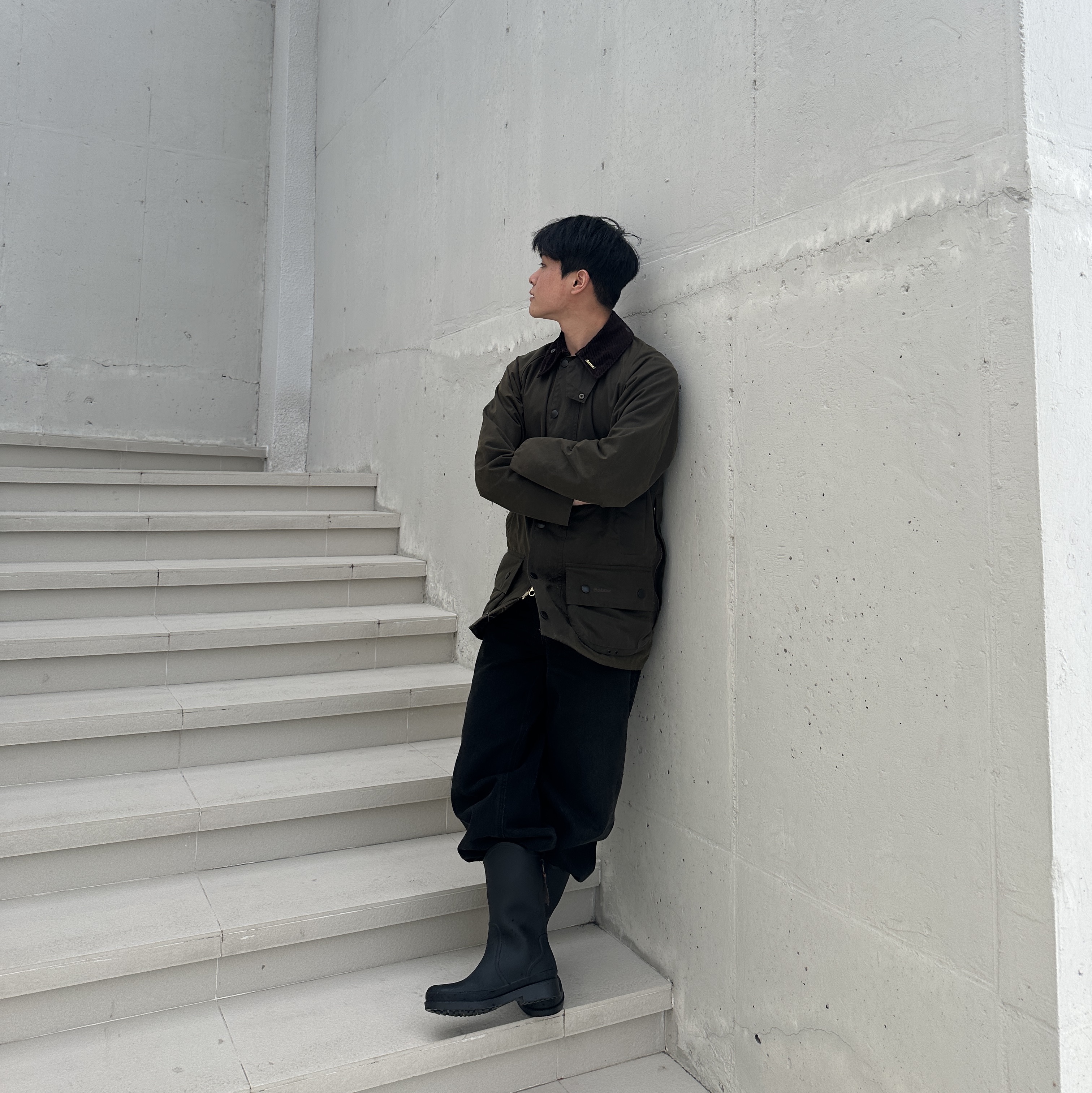 Barbour Classic Beaufort Wax Jacket Olive 착용 스타일