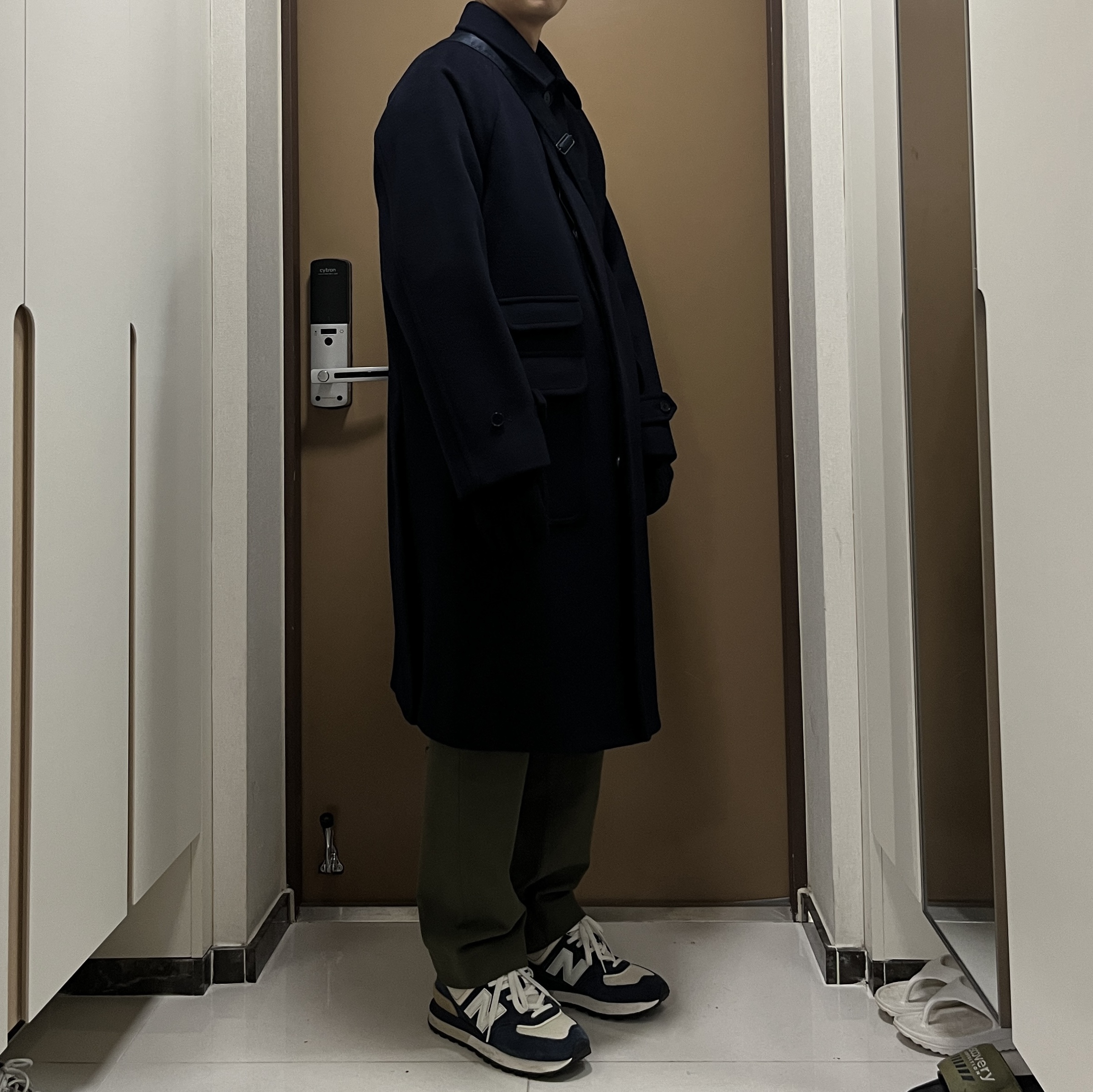 New Balance 574 Legacy Navy Blue, Porter Tanker Shoulder Bag S Iron Blue 착용 스타일 - 3