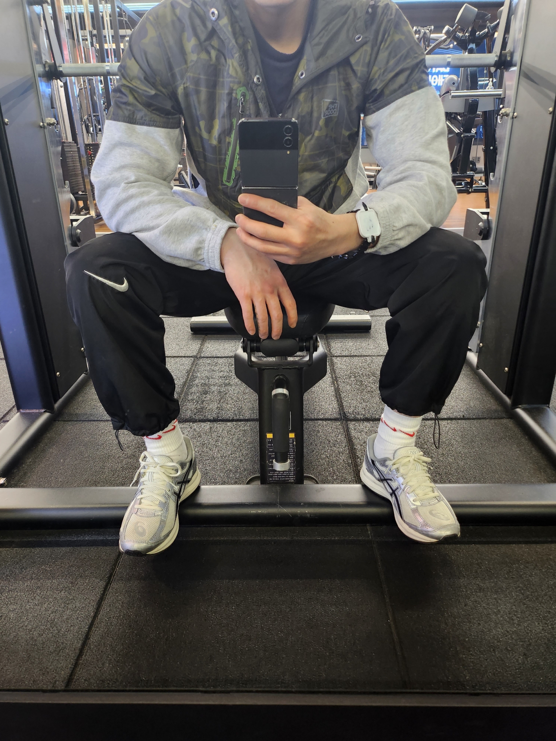 Asics Jog 100 S White Black - 2E Wide 착용 스타일