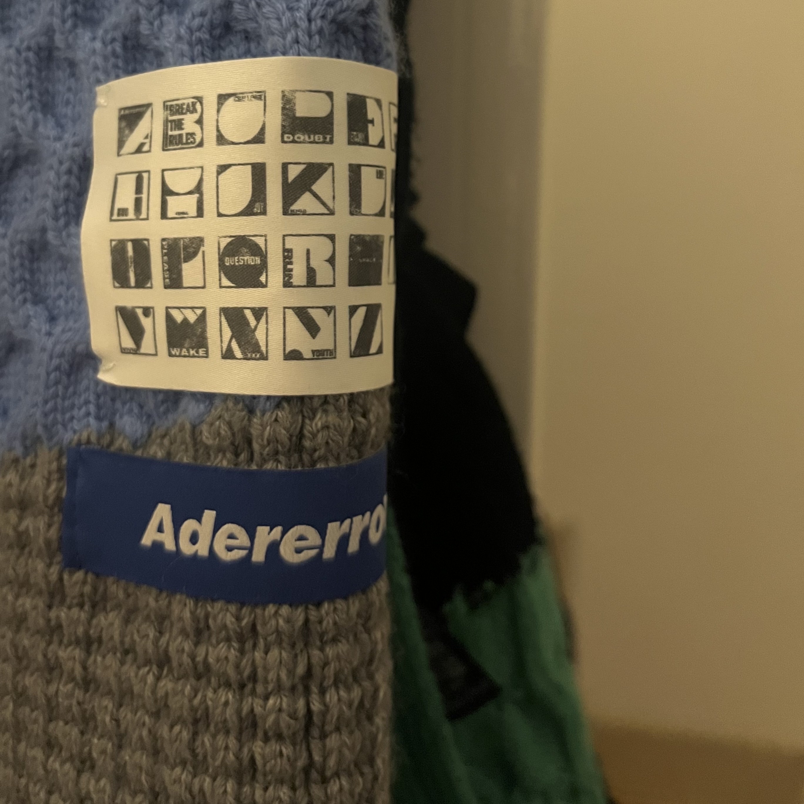 Ader Error x Zara Scarf Black 착용 스타일