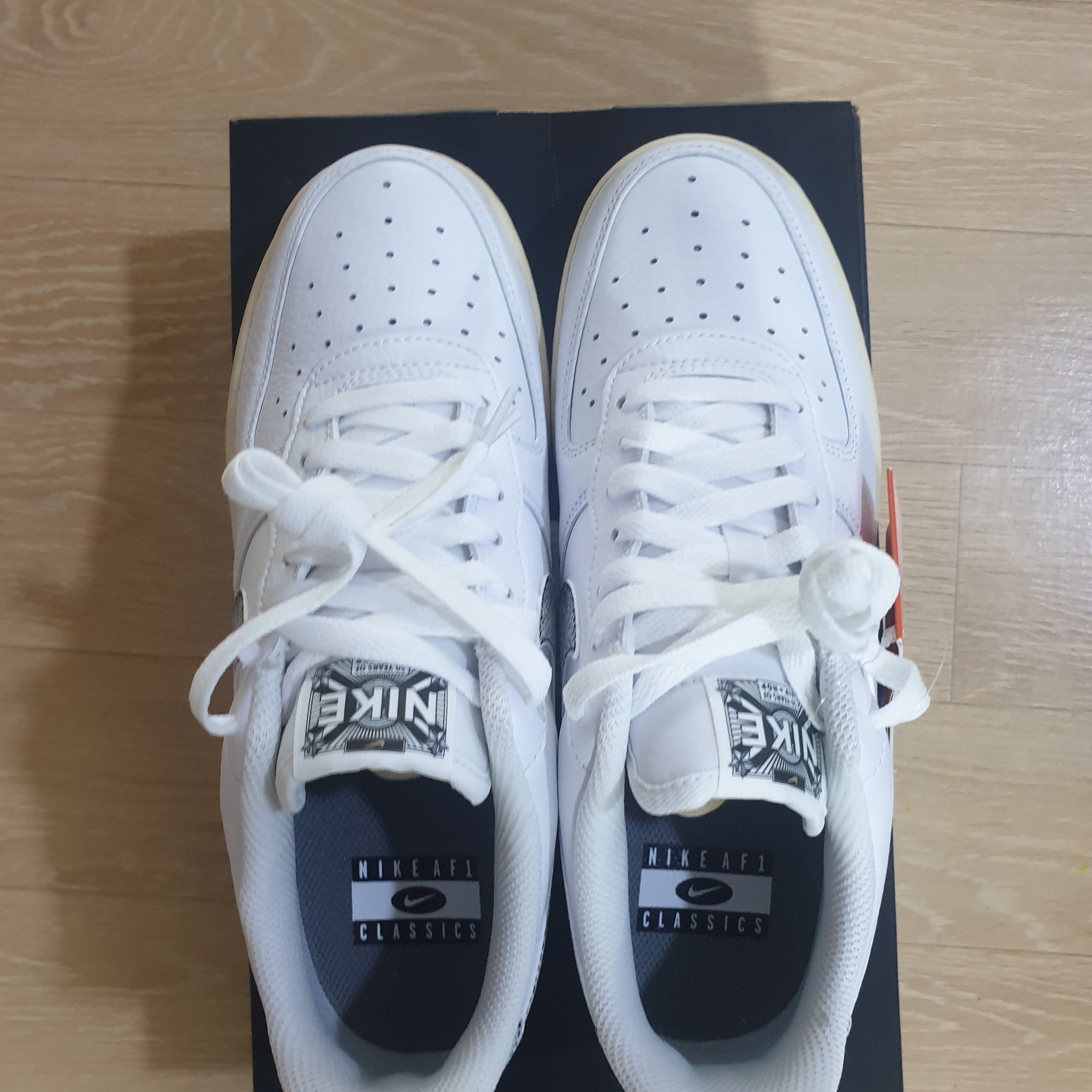 Nike Air Force 1 '07 LX White Smoke Grey 착용 스타일