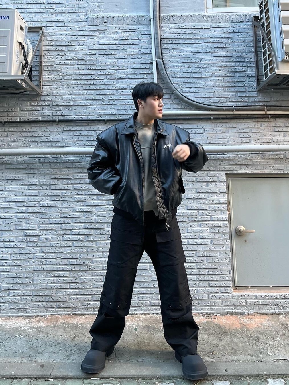 Civision by CSC CT Light Cargo Pants Black 착용 스타일 - 1