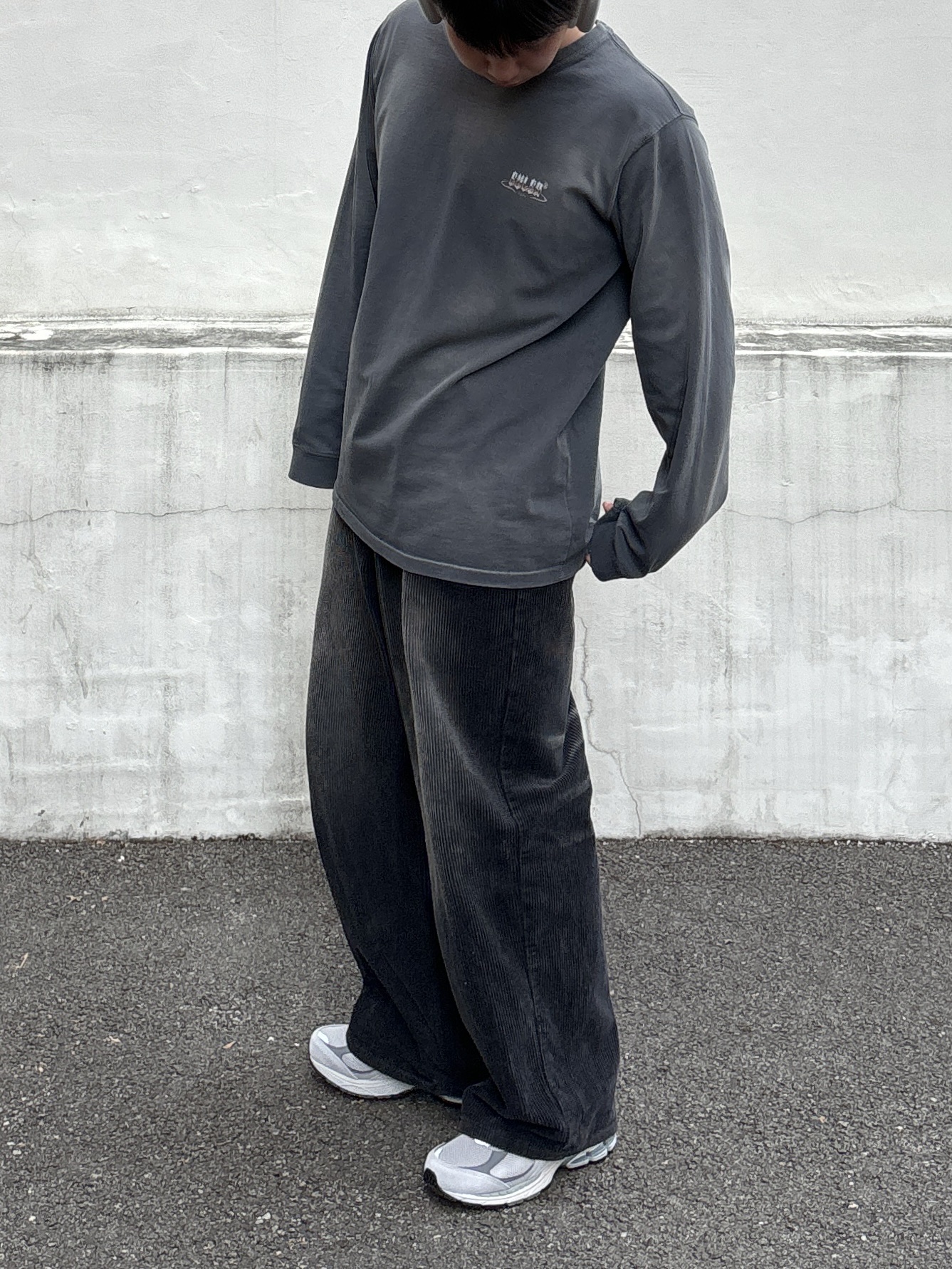 New Balance 2002R T2 Gray 착용 스타일