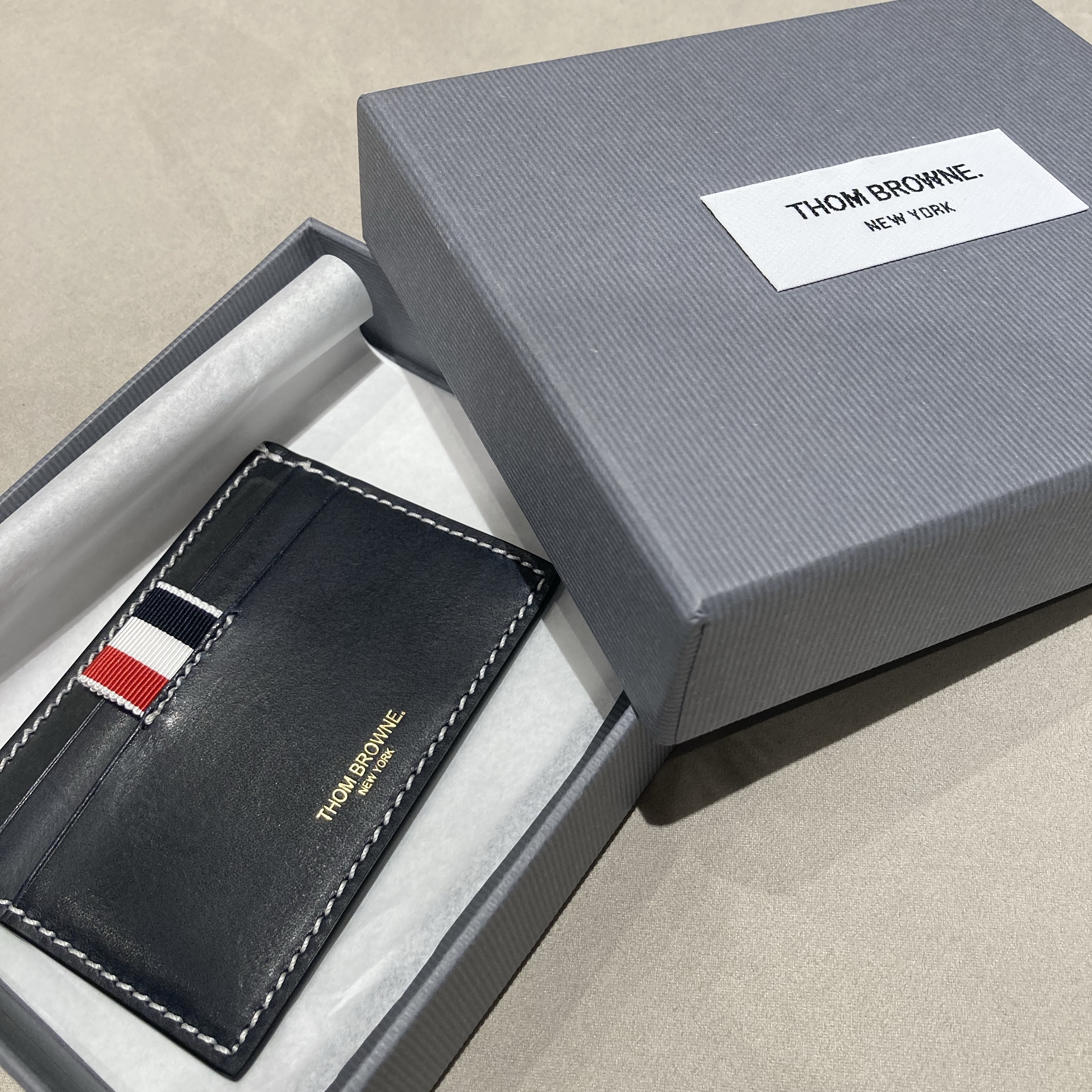 Thom Browne Vacchetta Leather Single Card Holder Navy 착용 스타일