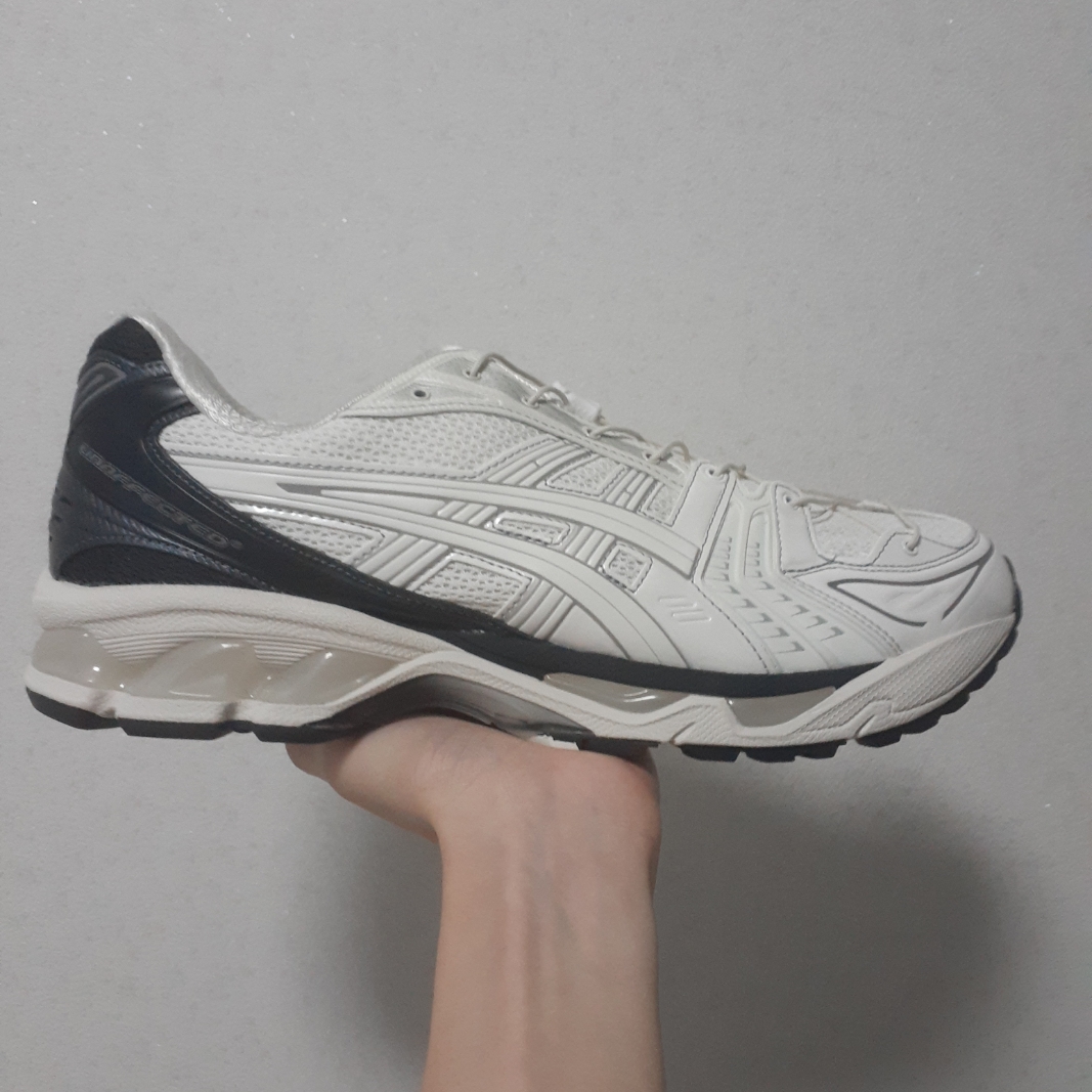 Asics x Unaffected Gel-Kayano 14 Galaxy White 착용 스타일