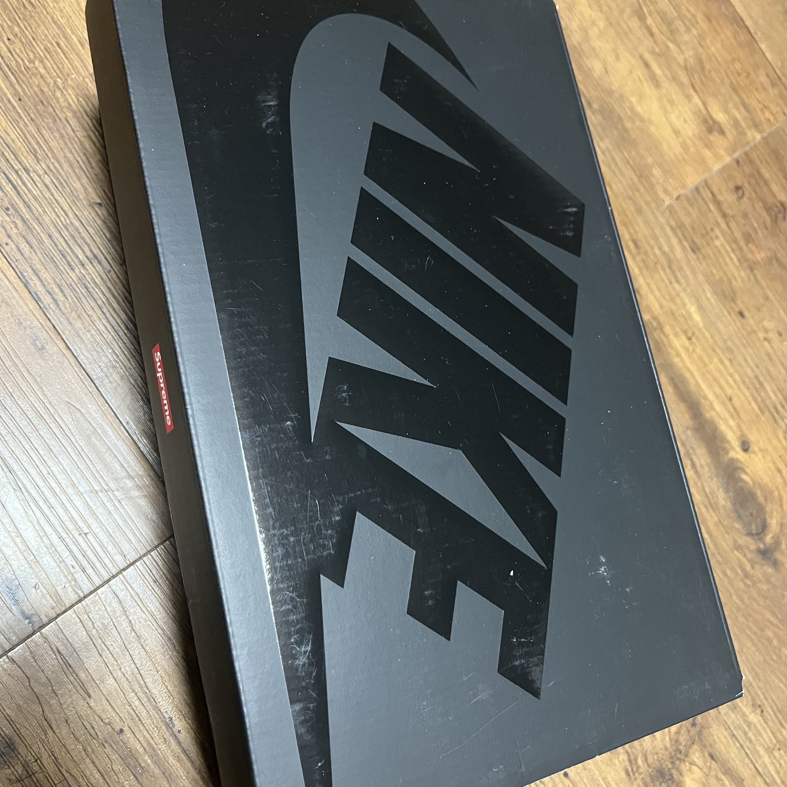 Nike x Supreme Air Force 1 Low Baroque Brown 착용 스타일 - 1