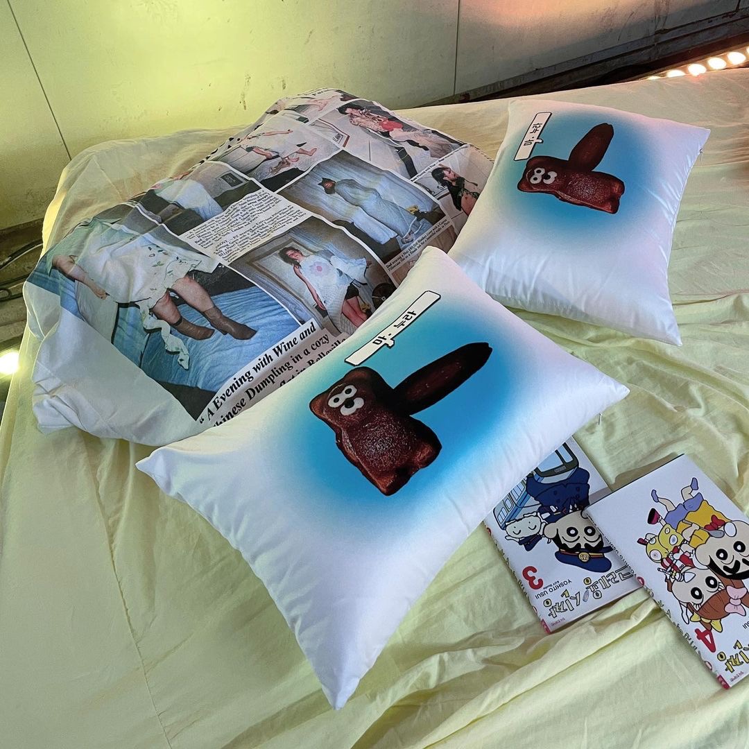 Kizip Bread.OOOO Manura Arm Pillow Pillow Blue Gradation 착용 스타일