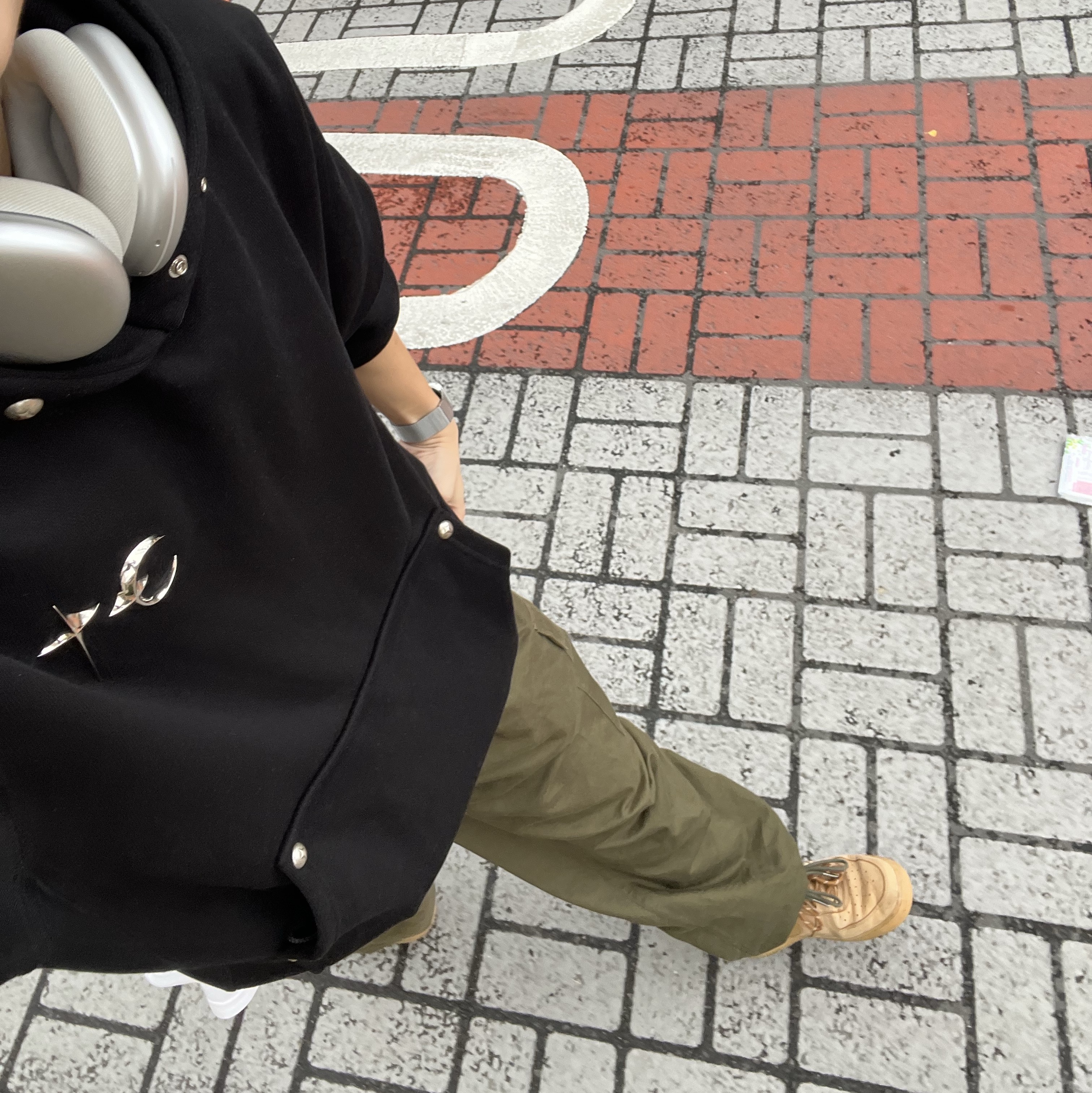Thug Club Armor Hoodie Black, Nike Air Force 1 '07 WB Flax 착용 스타일
