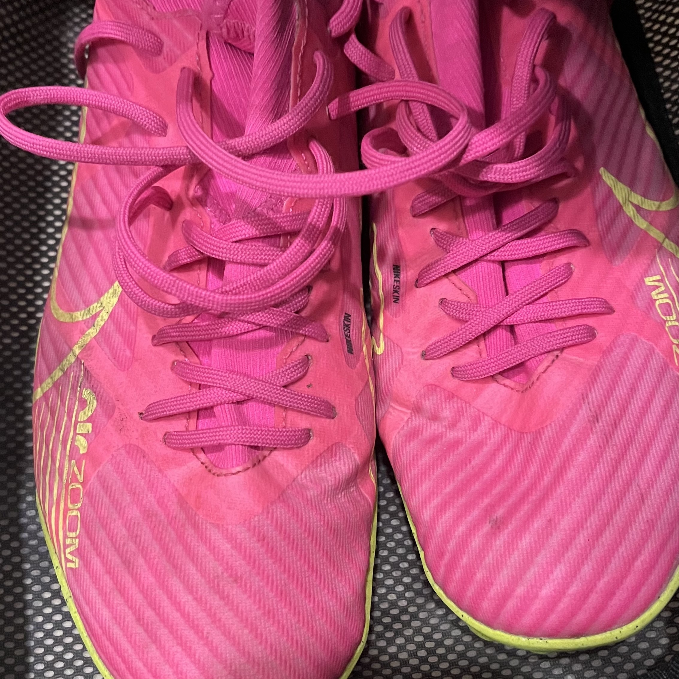 Nike Zoom Mercurial Superfly 9 Academy TF Pink Blast 착용 스타일
