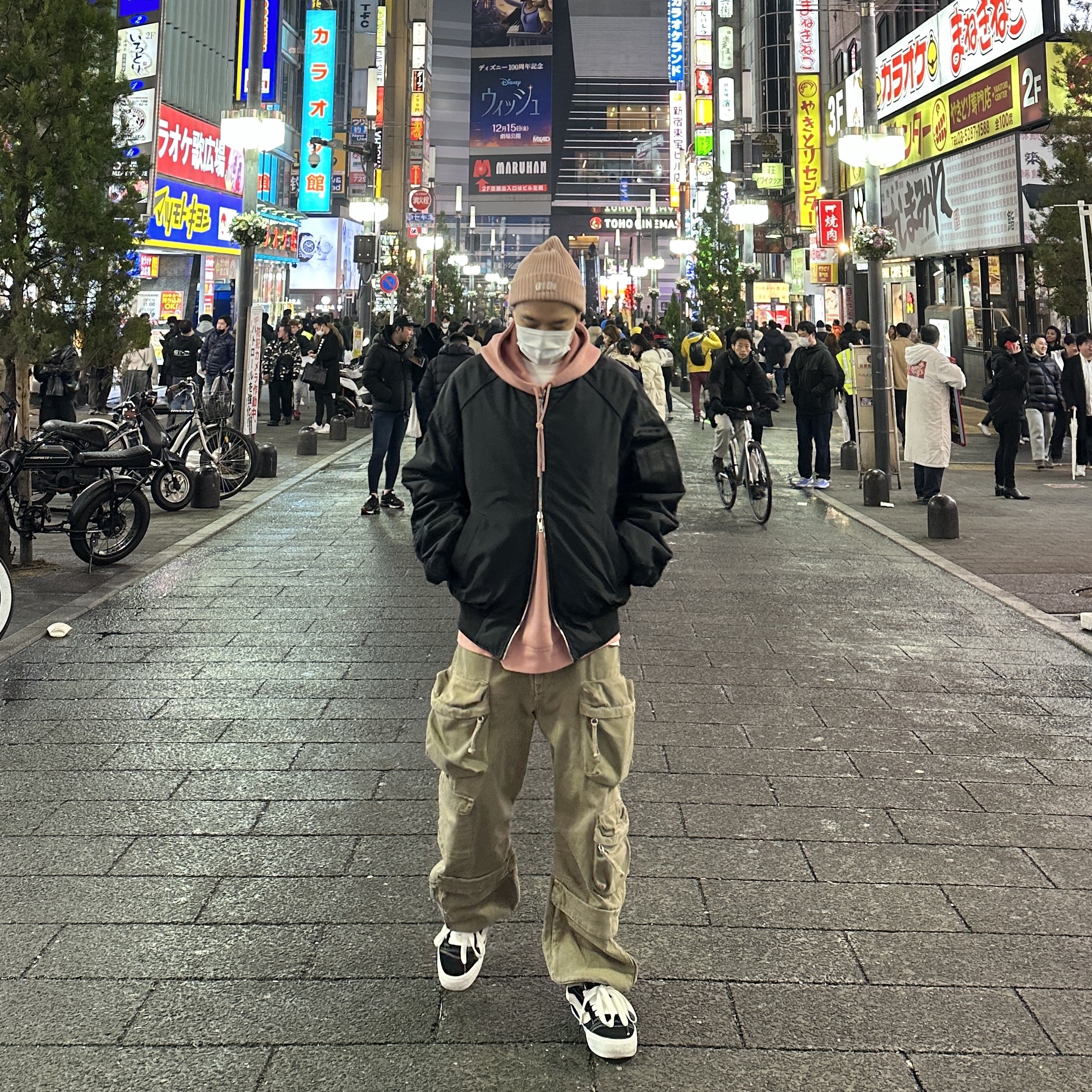 Zara Utility Cargo Jeans Dark Sand, Vans Vault x Imran Potato Knu-Skool VR3 LX Black White 착용 스타일 - 2
