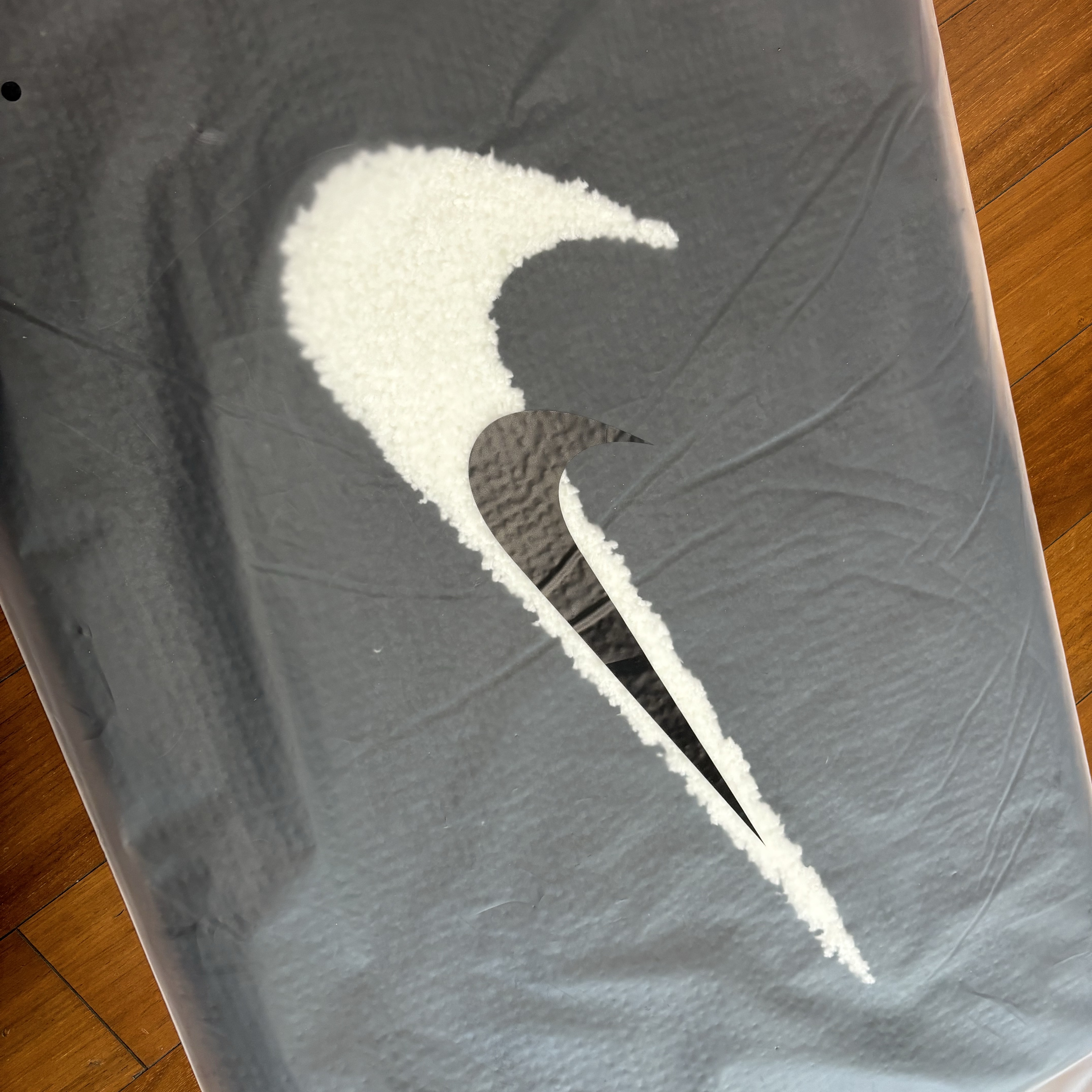Nike Swoosh Rug Black White 착용 스타일