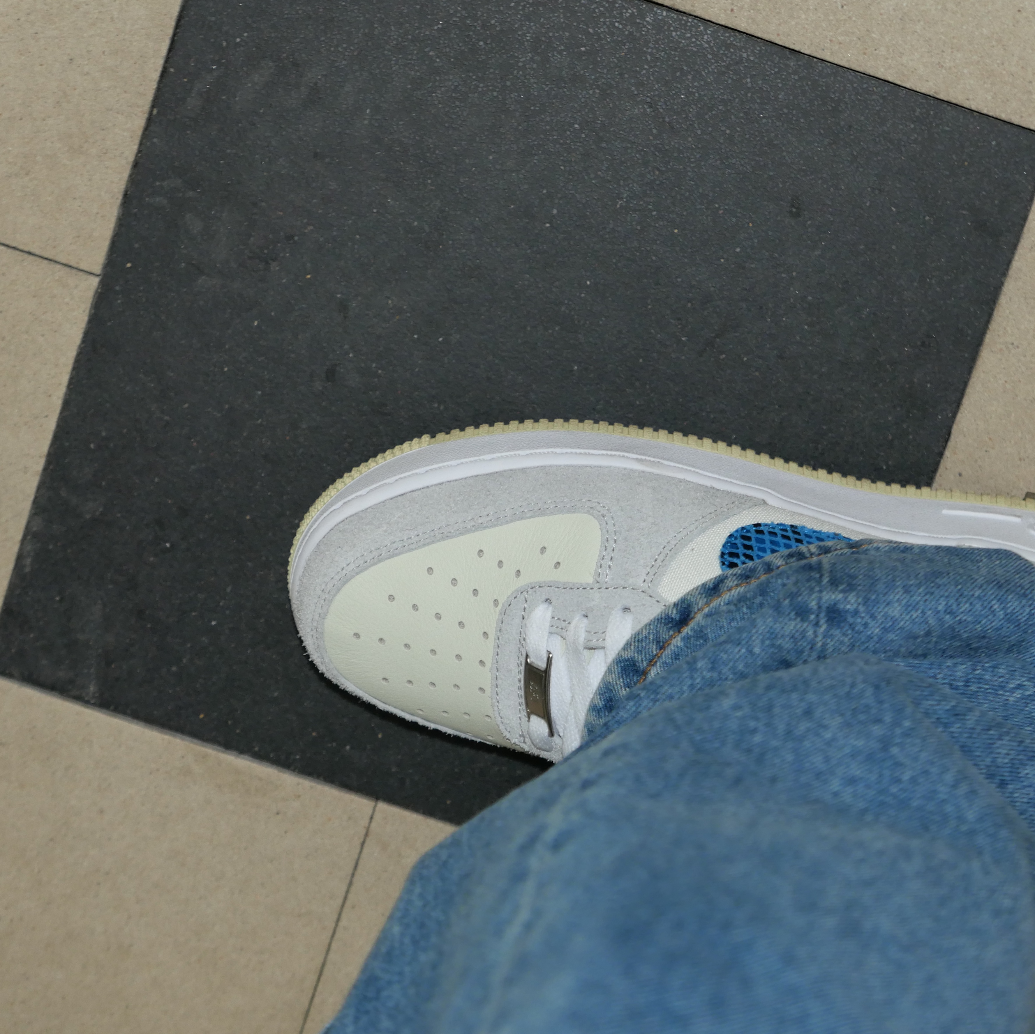 Nike x Undefeated Air Force 1 Low SP 5 On It 착용 스타일