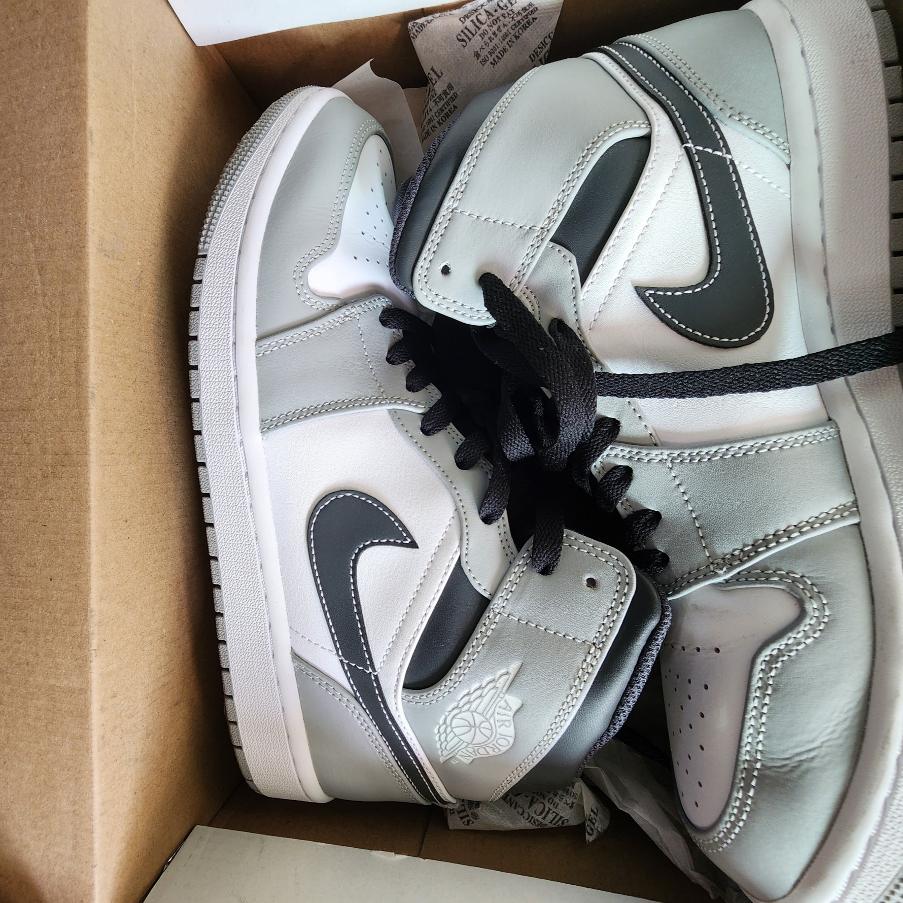 Jordan 1 Mid Light Smoke Grey Anthracite 착용 스타일