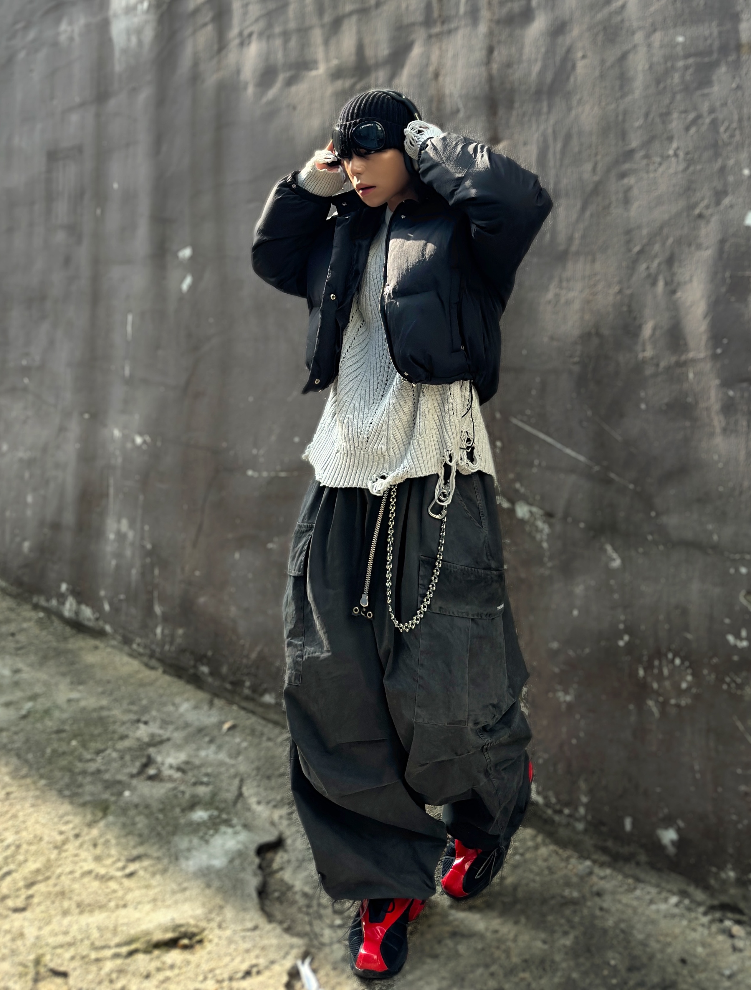 C.P. Company Cotton Goggle Beanie Black - 21SS, Apple AirPods Max Lightning Space Gray (Korean Ver.) 착용 스타일 - 2
