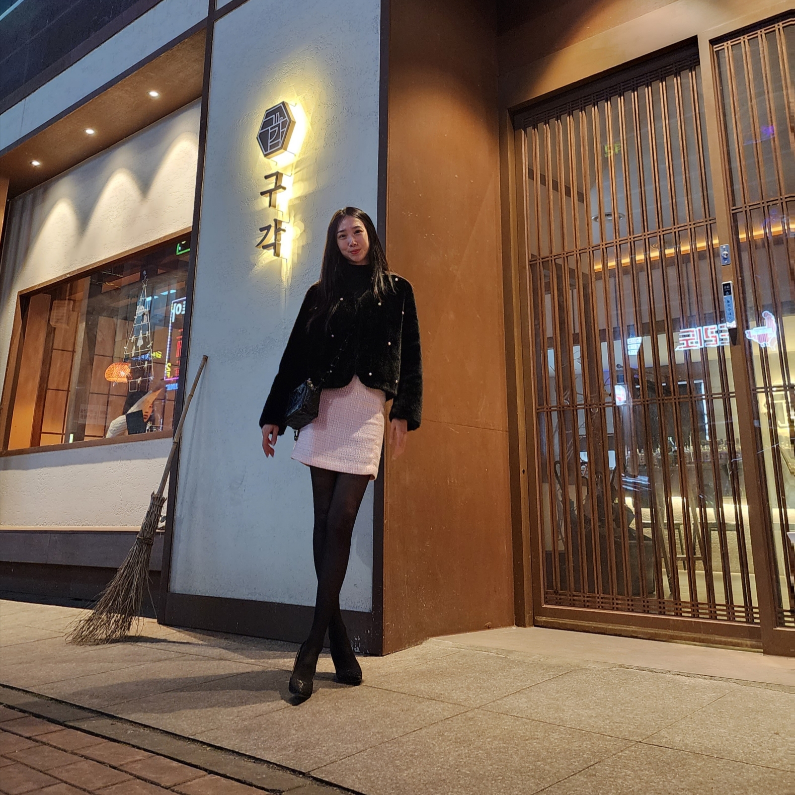 (W) Gucci High Heel Pump Black Leather 착용 스타일