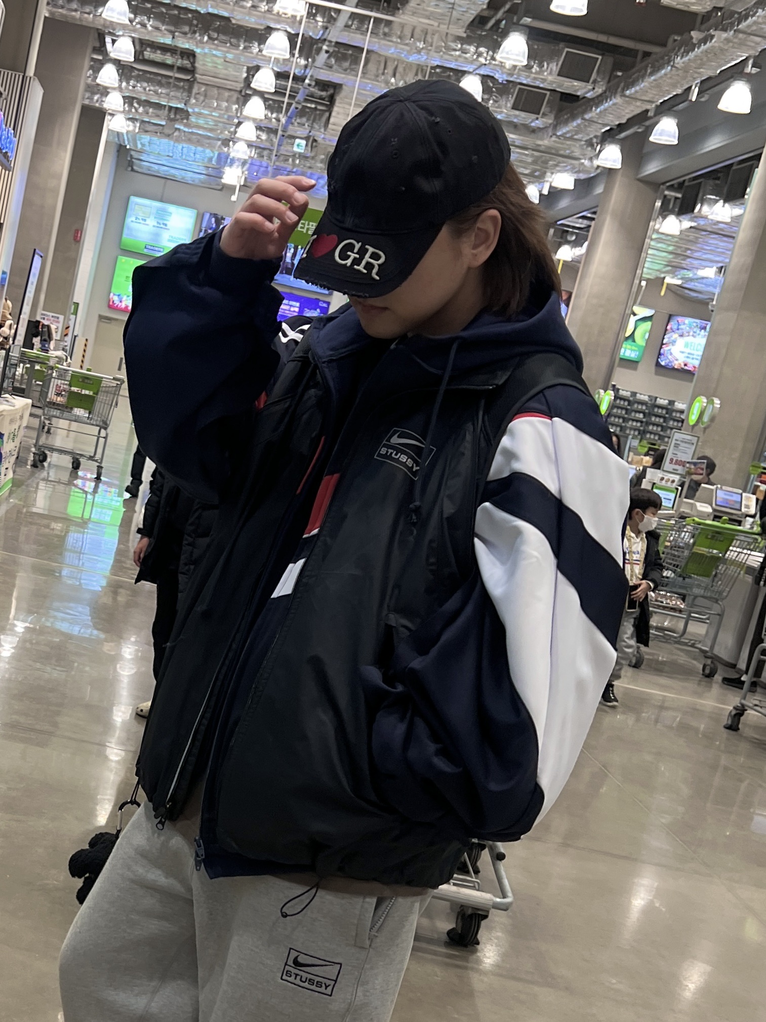 Project G/R I Love GR Cap Black - Haus of GR Exclusive, Project G/R Hybrid Hooded Track Jacket Navy 착용 스타일 - 1