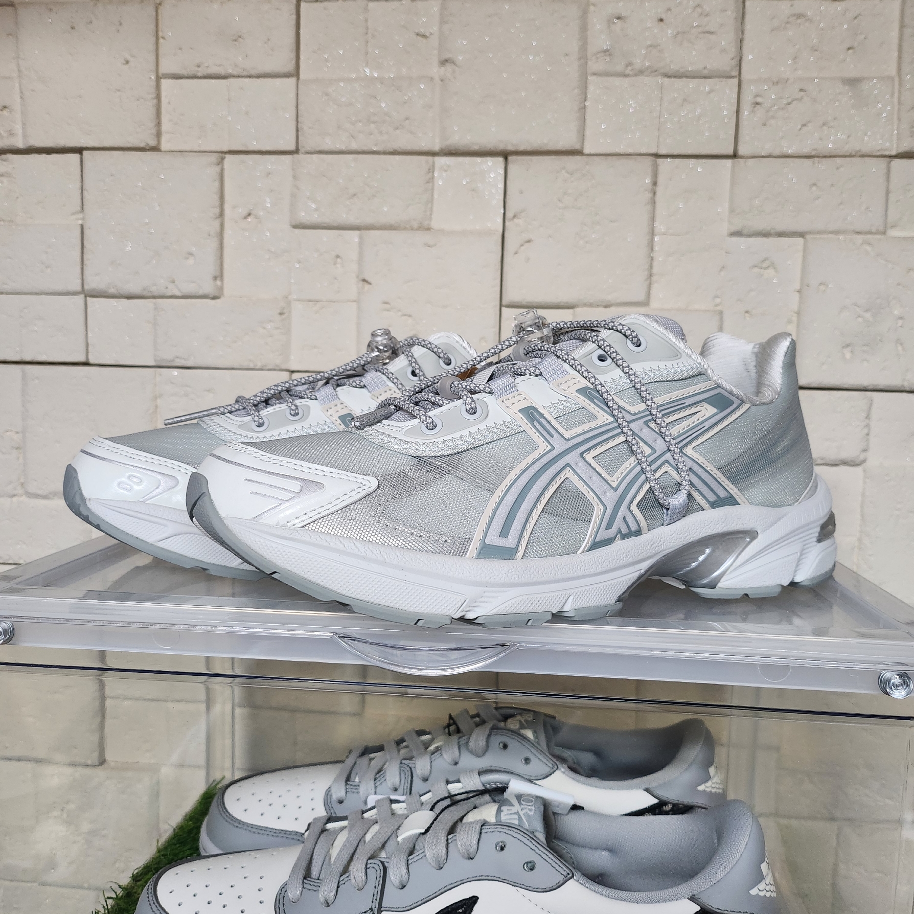 Asics x Atmos x Ojos Gel-1130 RE Glacier Grey Pure Silver 착용 스타일